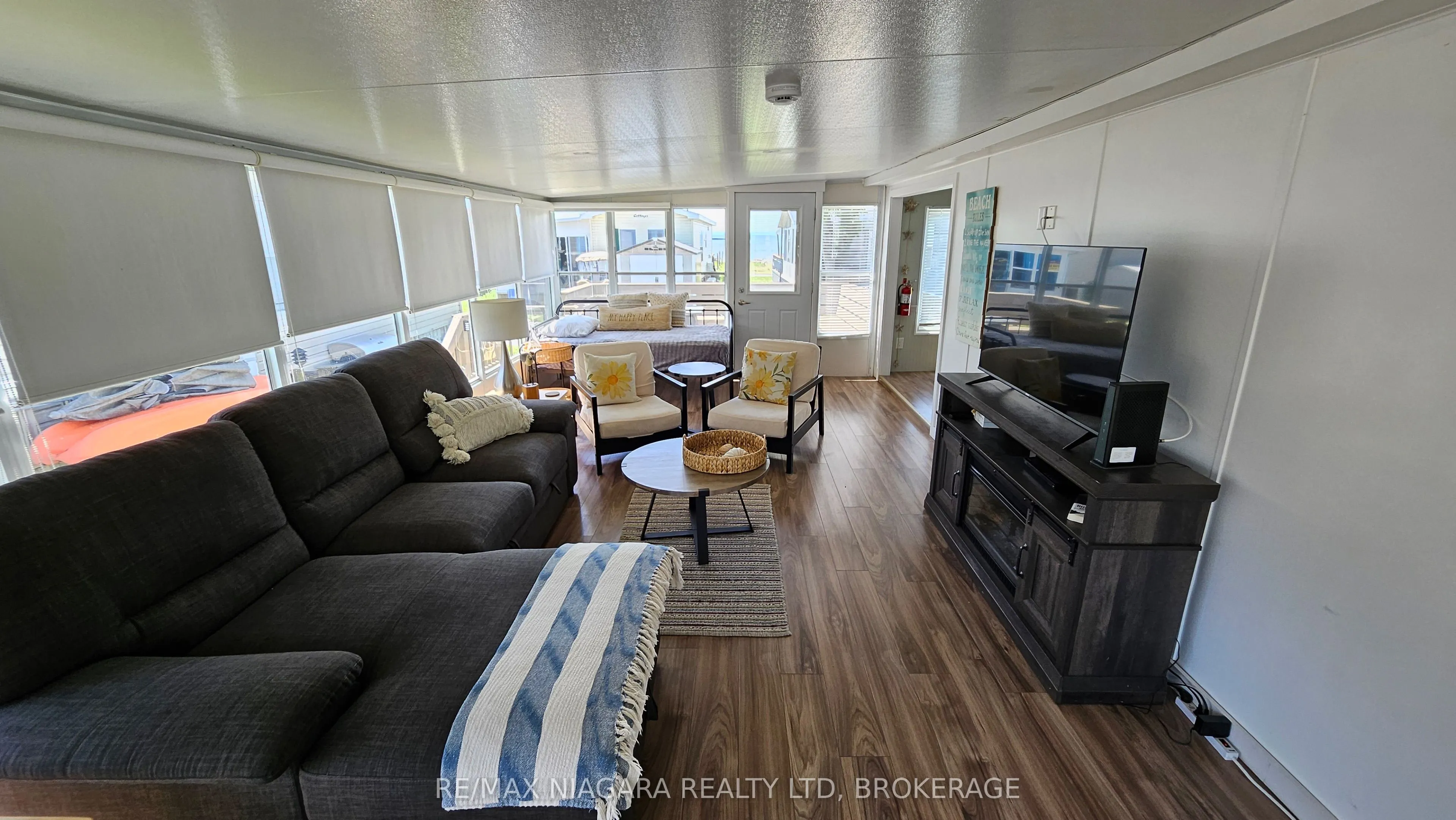 17 Mariner Crescent