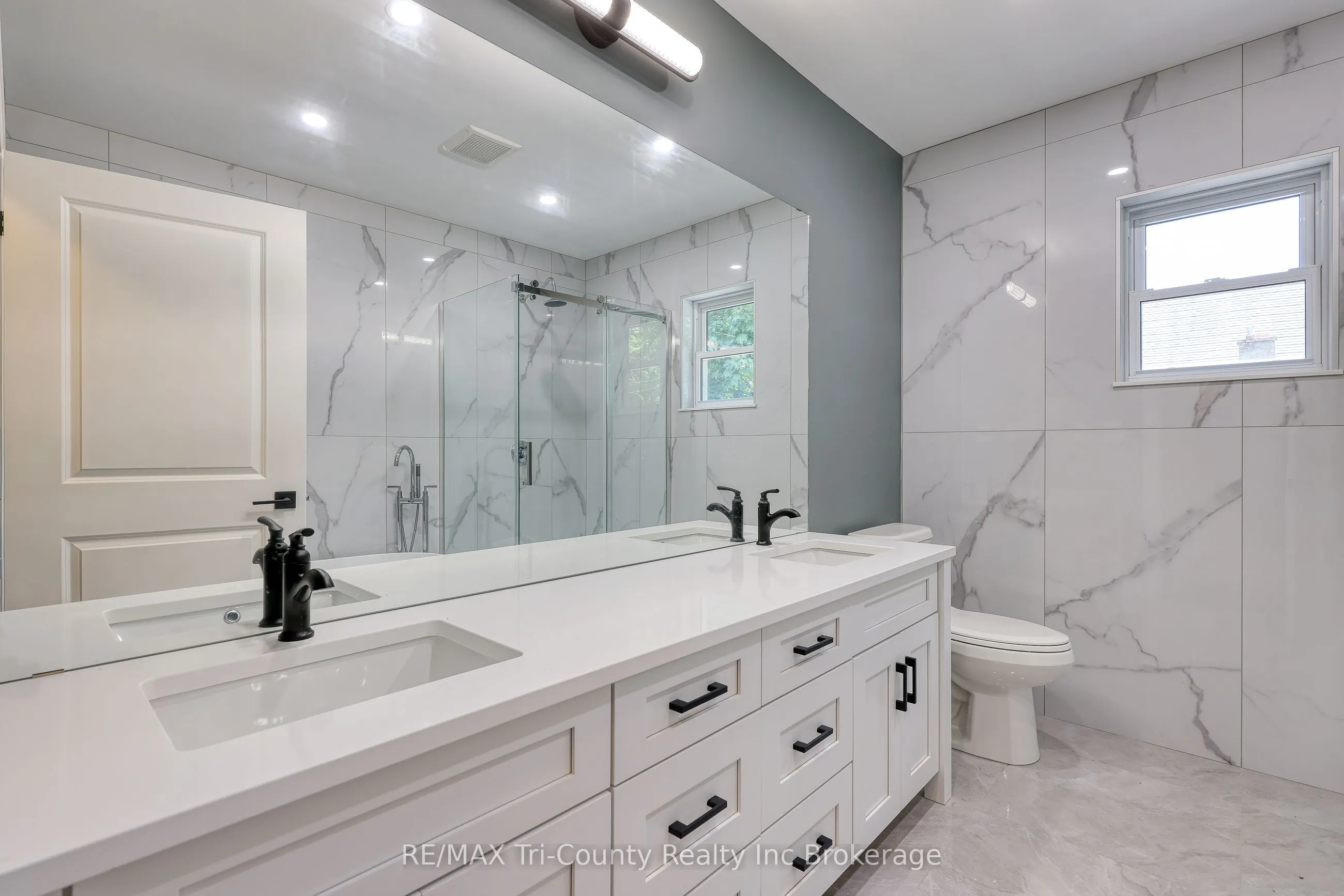 16 Delevan Crescent