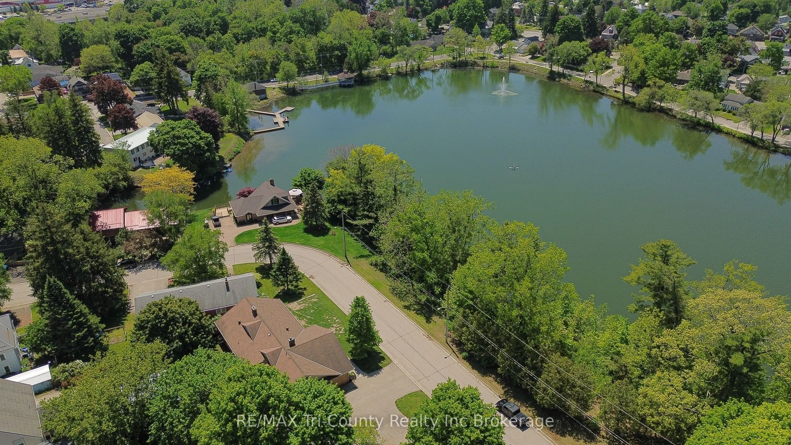 16 Delevan Crescent