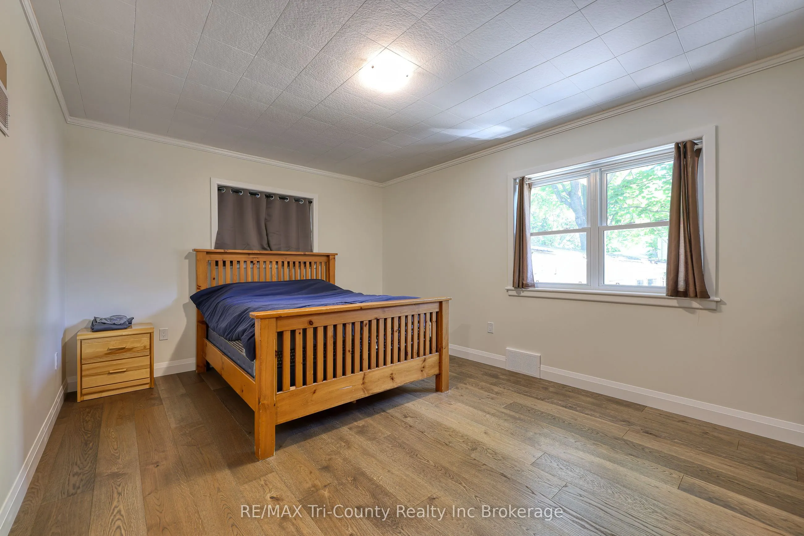 16 Delevan Crescent