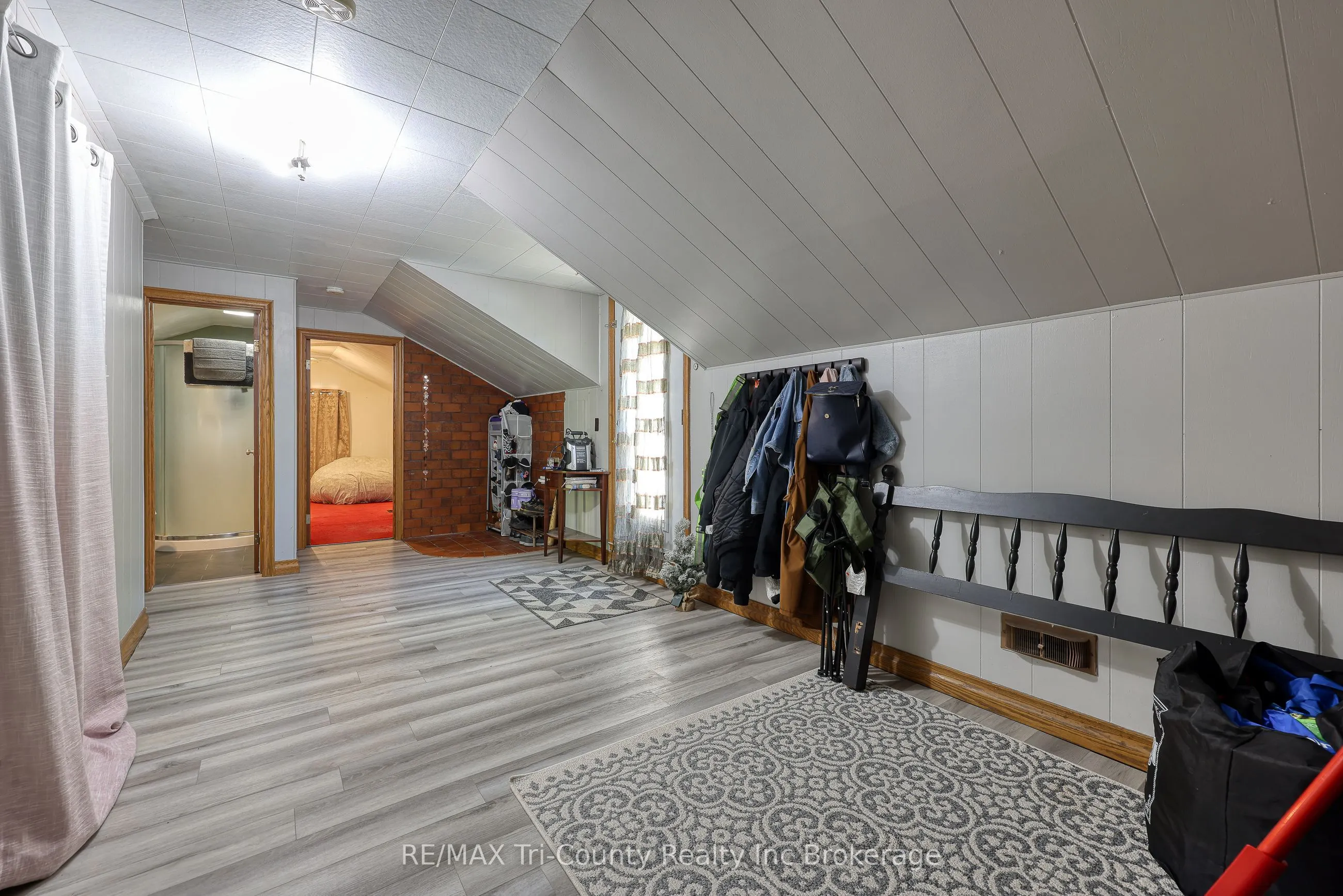 16 Delevan Crescent