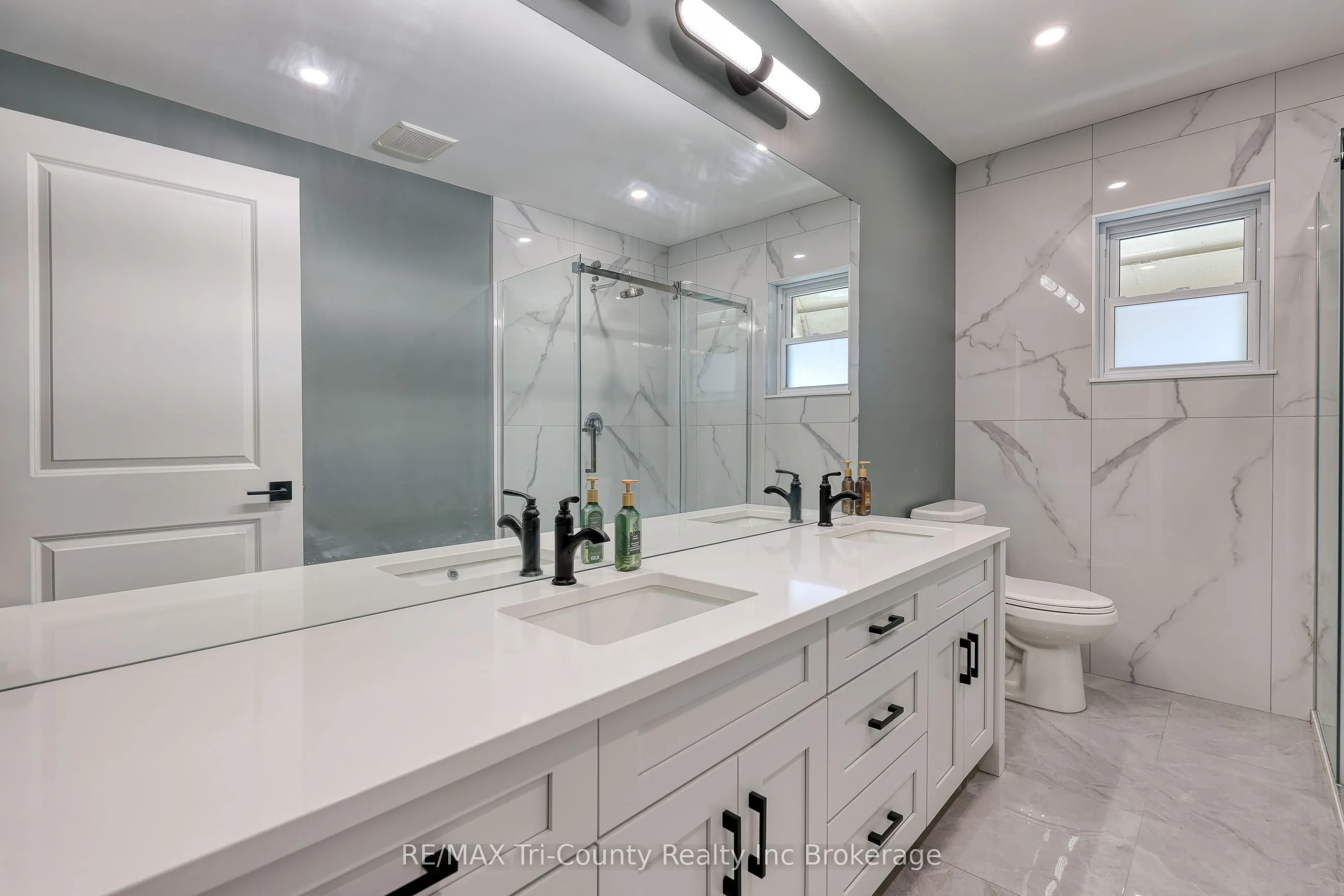 16 Delevan Crescent