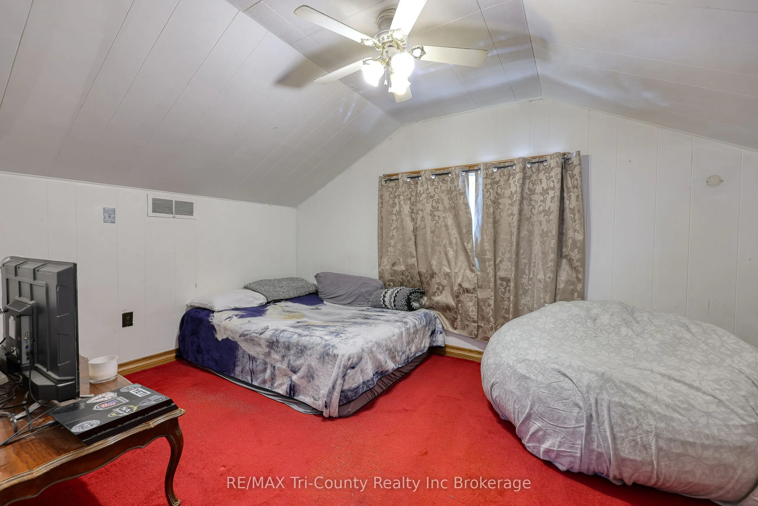16 Delevan Crescent
