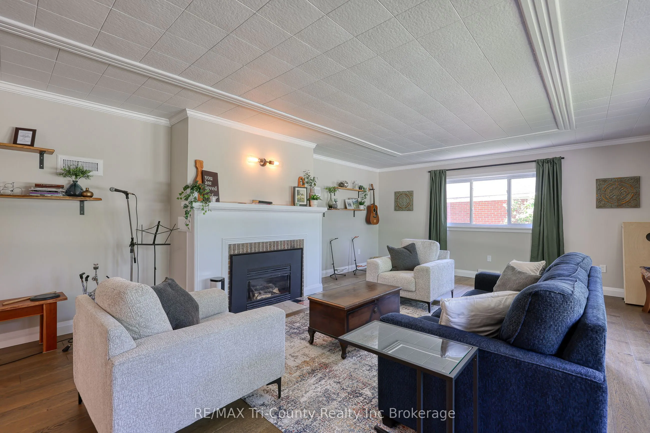 16 Delevan Crescent