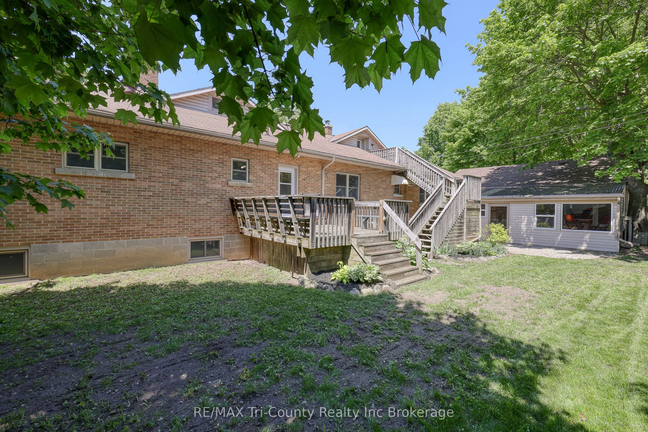 16 Delevan Crescent