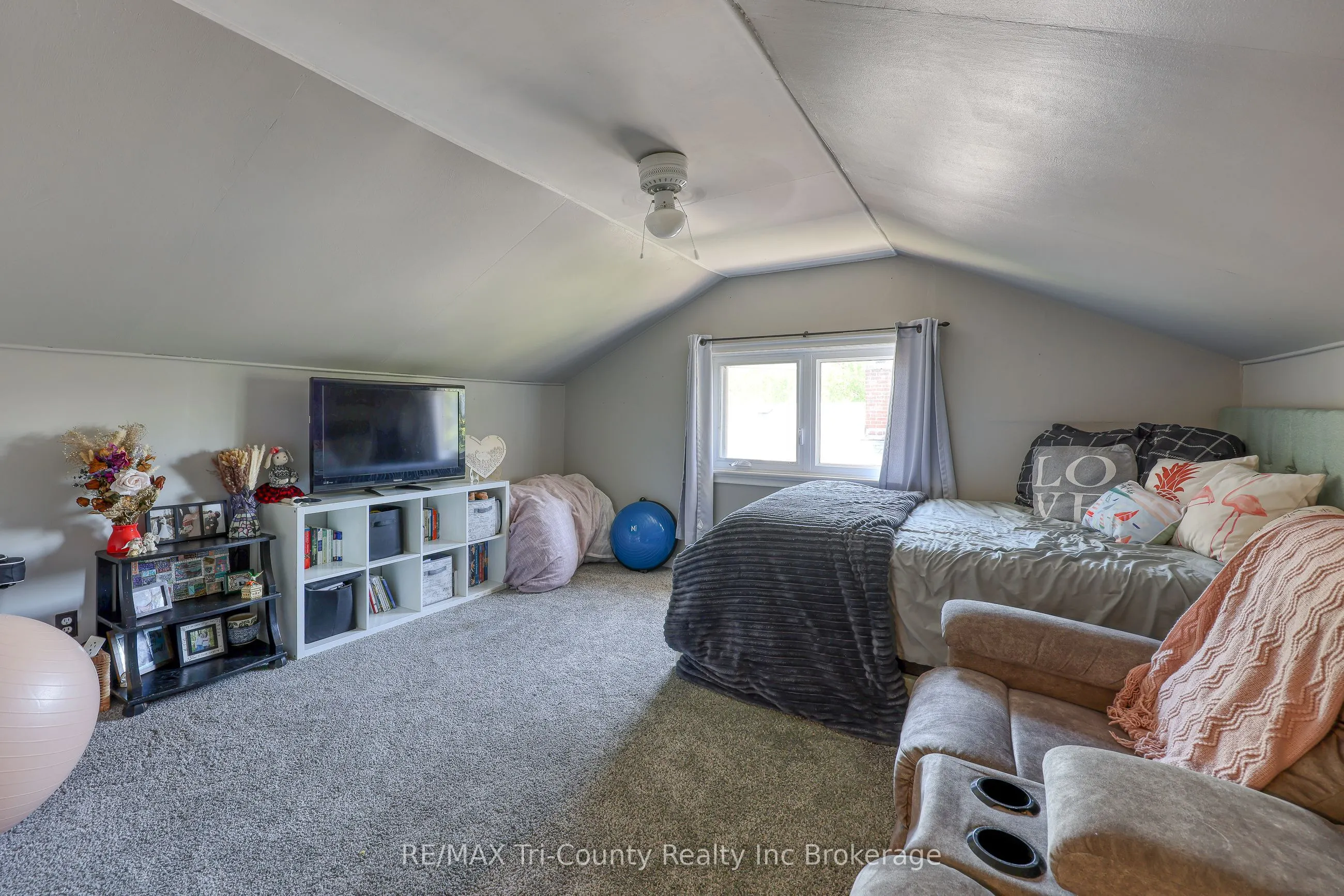 16 Delevan Crescent