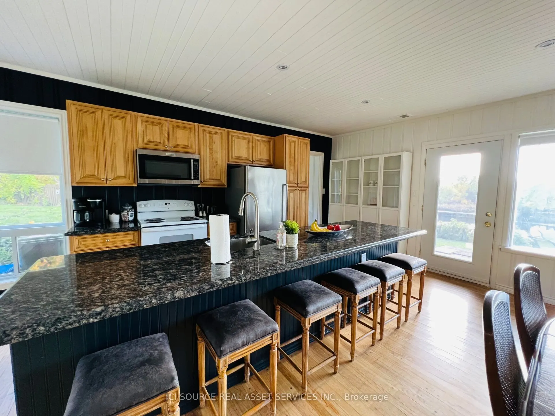 8 Renwood Place