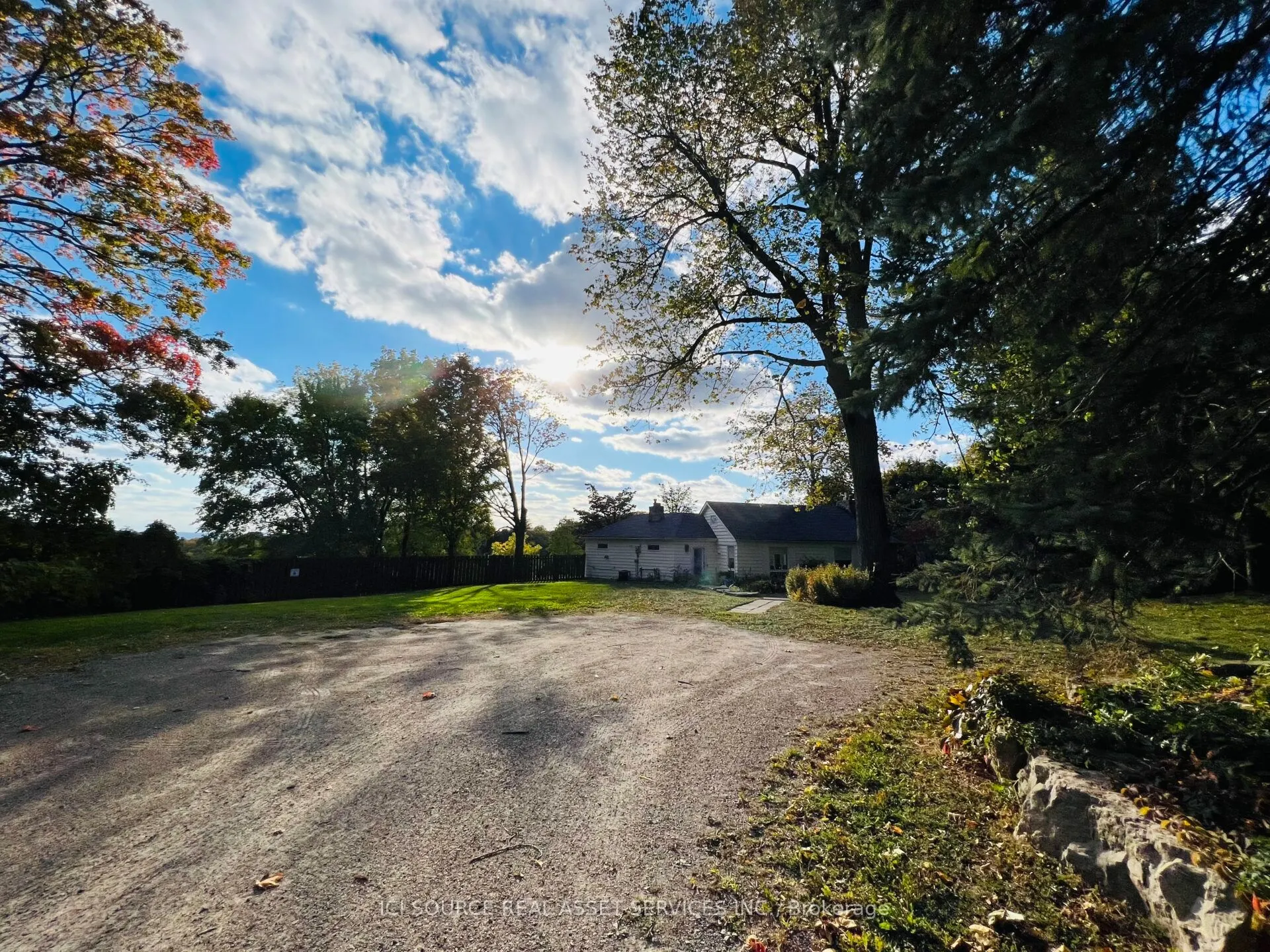 8 Renwood Place