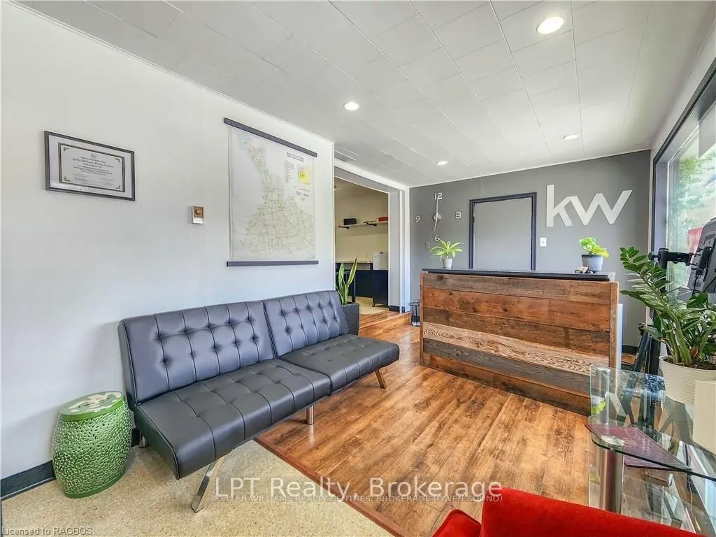 900 2nd Avenue W