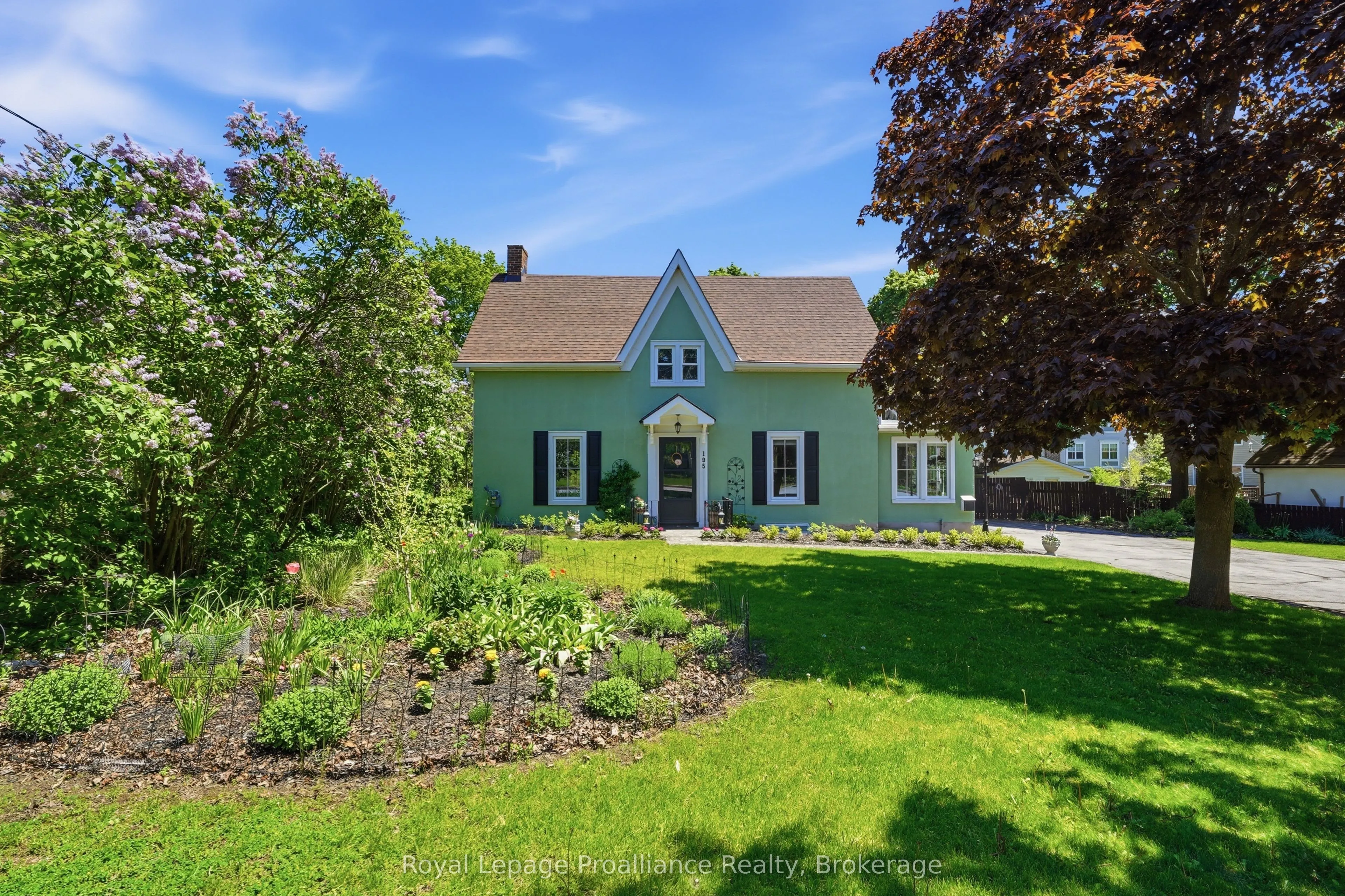 195 Maclellan Avenue