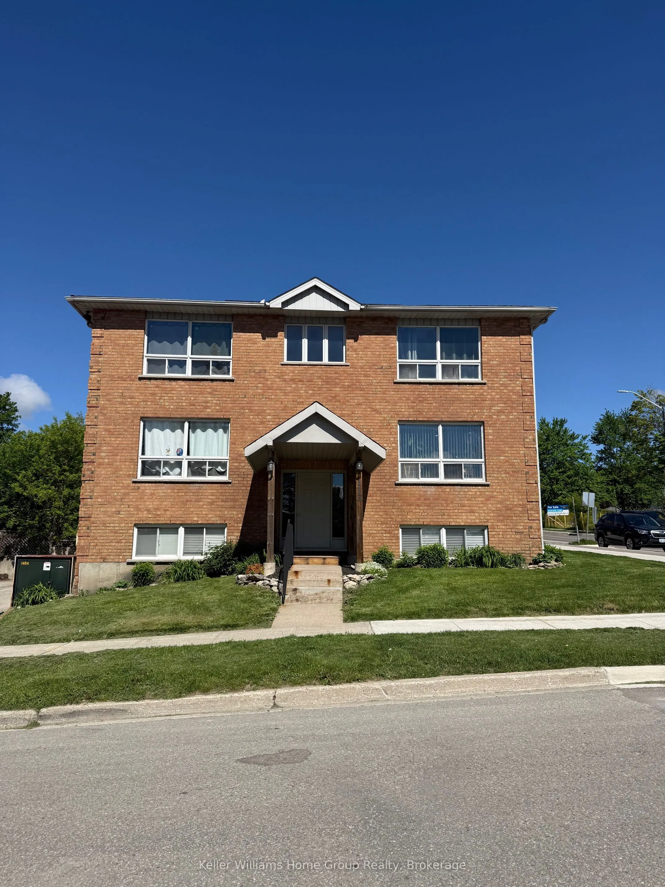 115 St George Street W