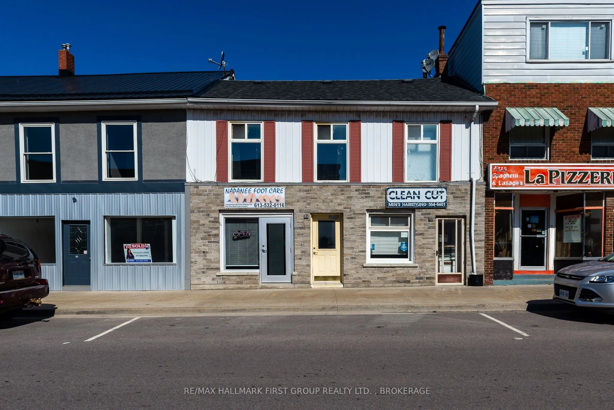 19/21 Dundas Street W