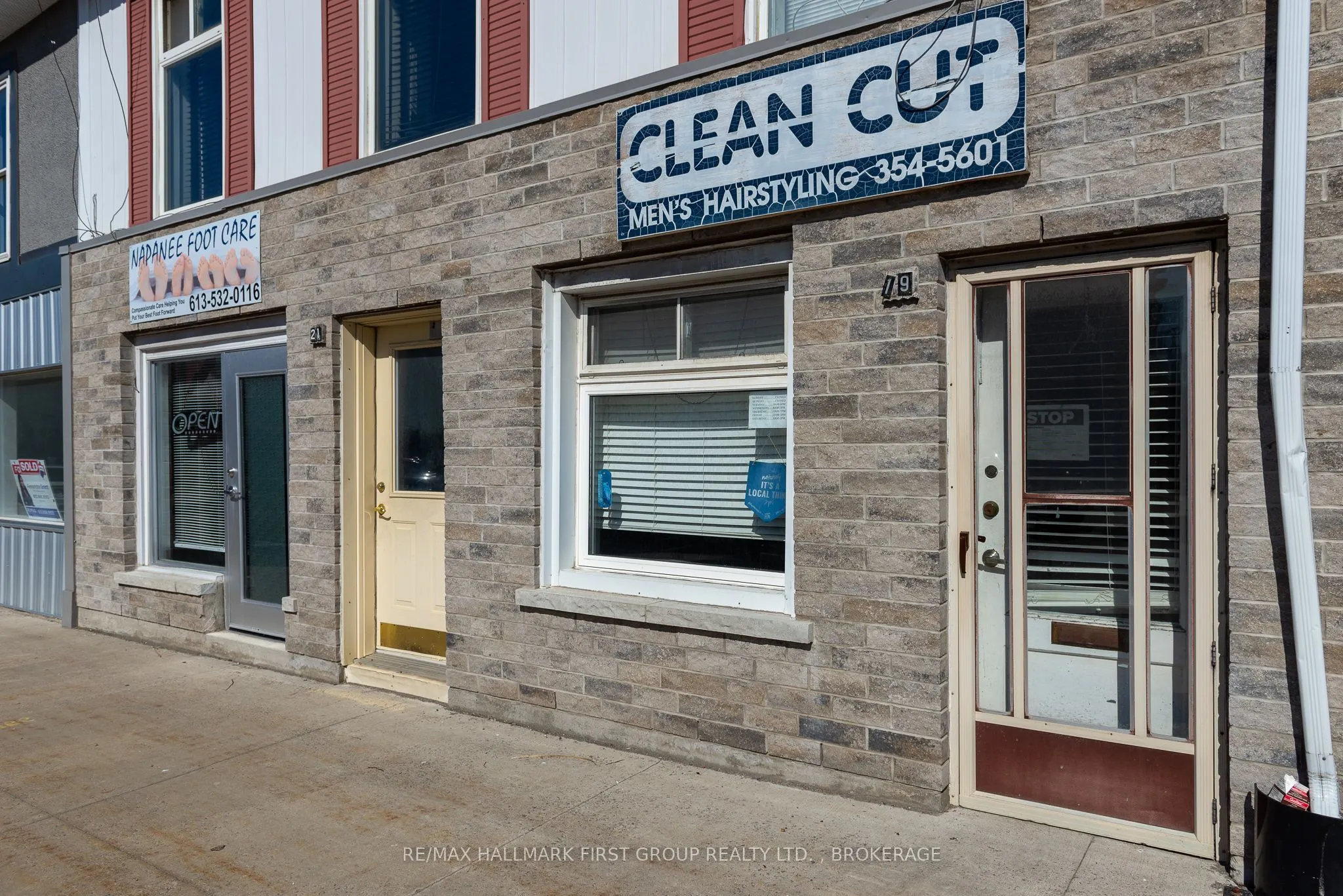 19/21 Dundas Street W