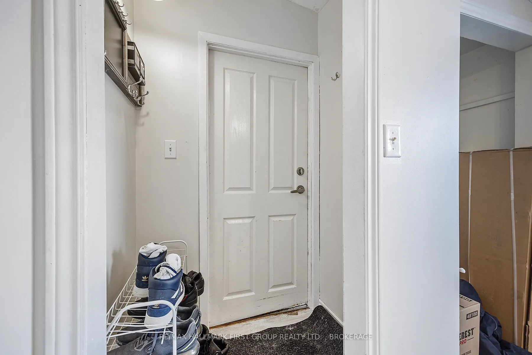 19/21 Dundas Street W
