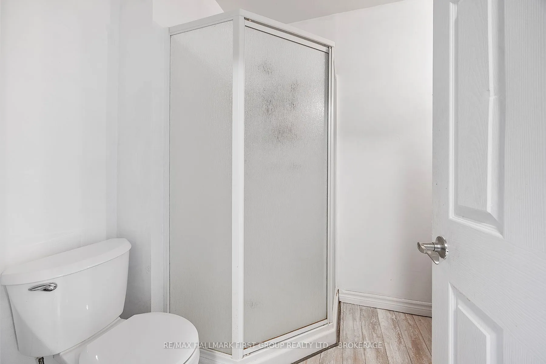 19/21 Dundas Street W