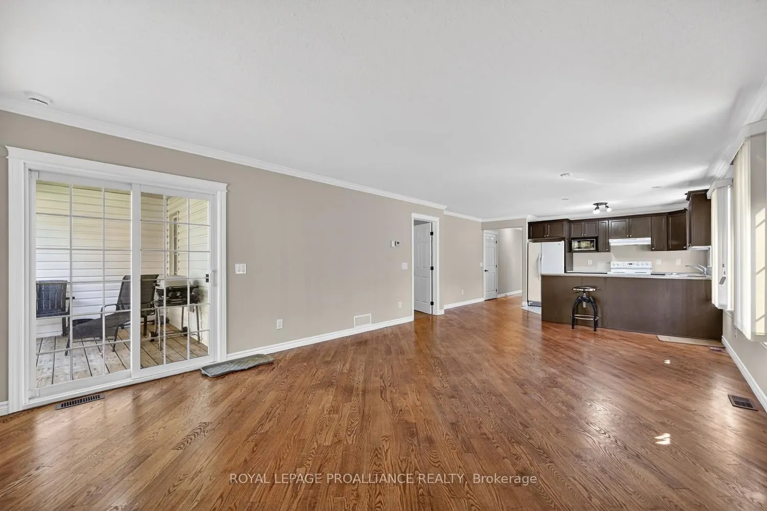 157 Steacy Gardens E