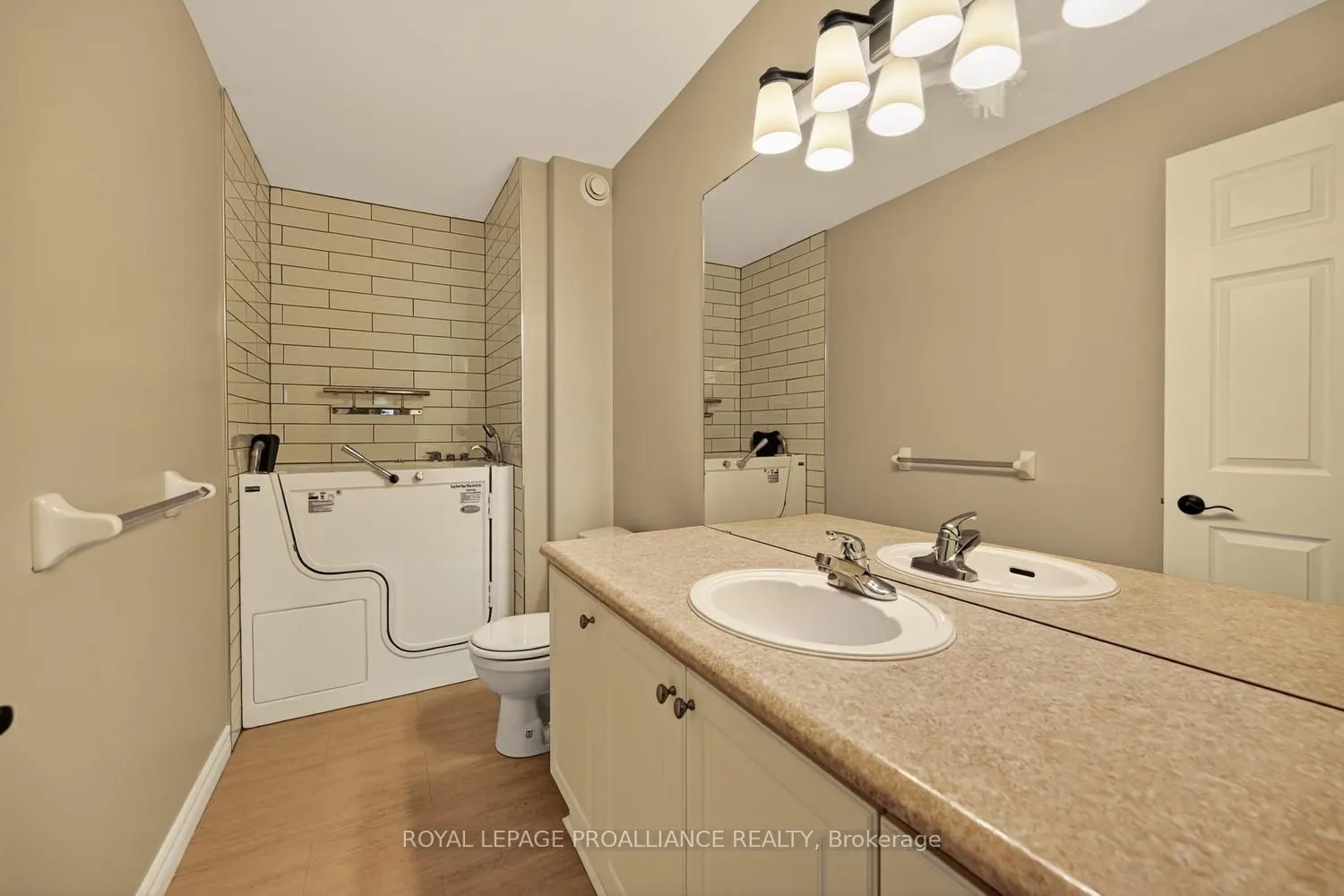 157 Steacy Gardens E