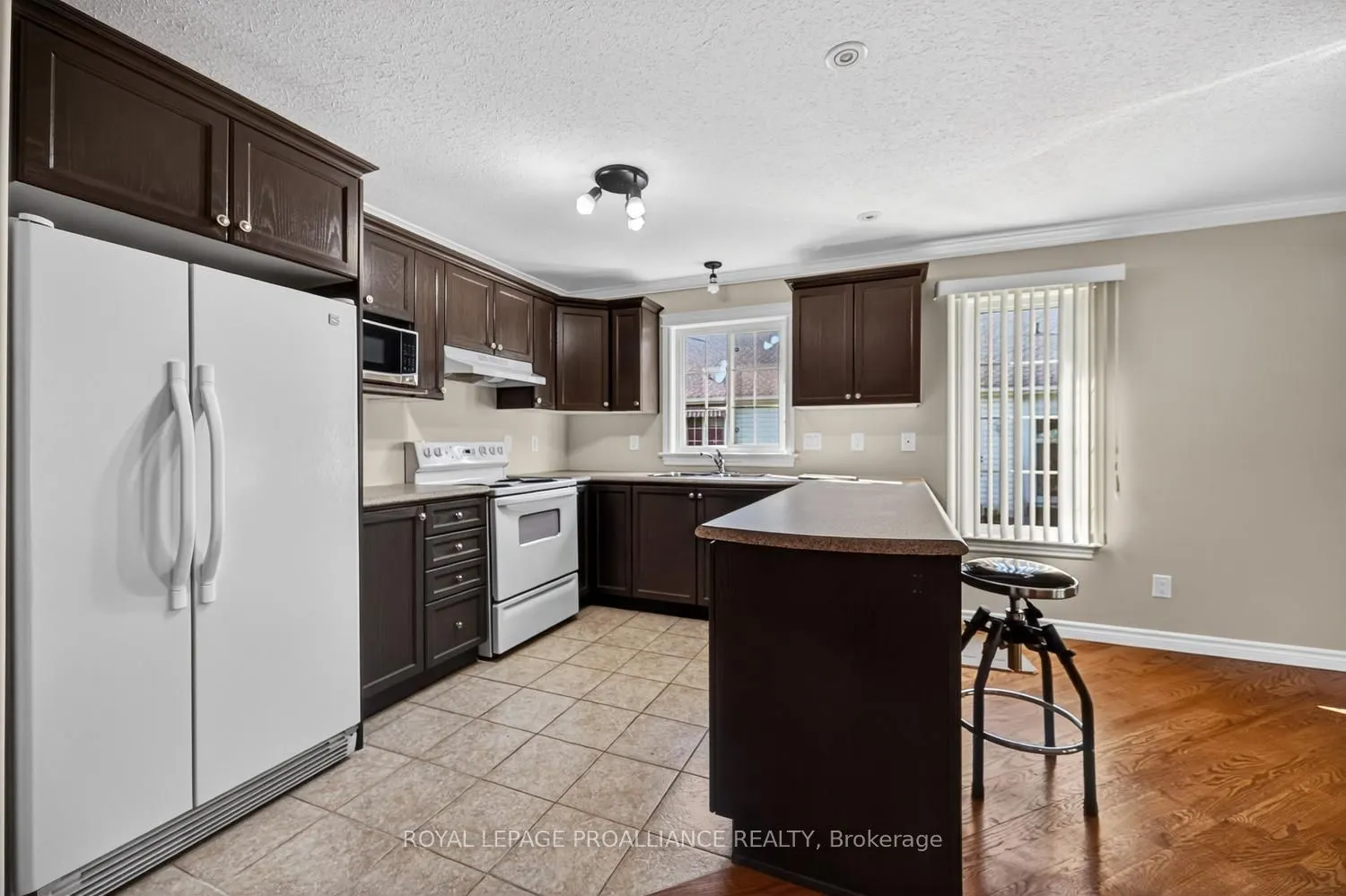 157 Steacy Gardens E