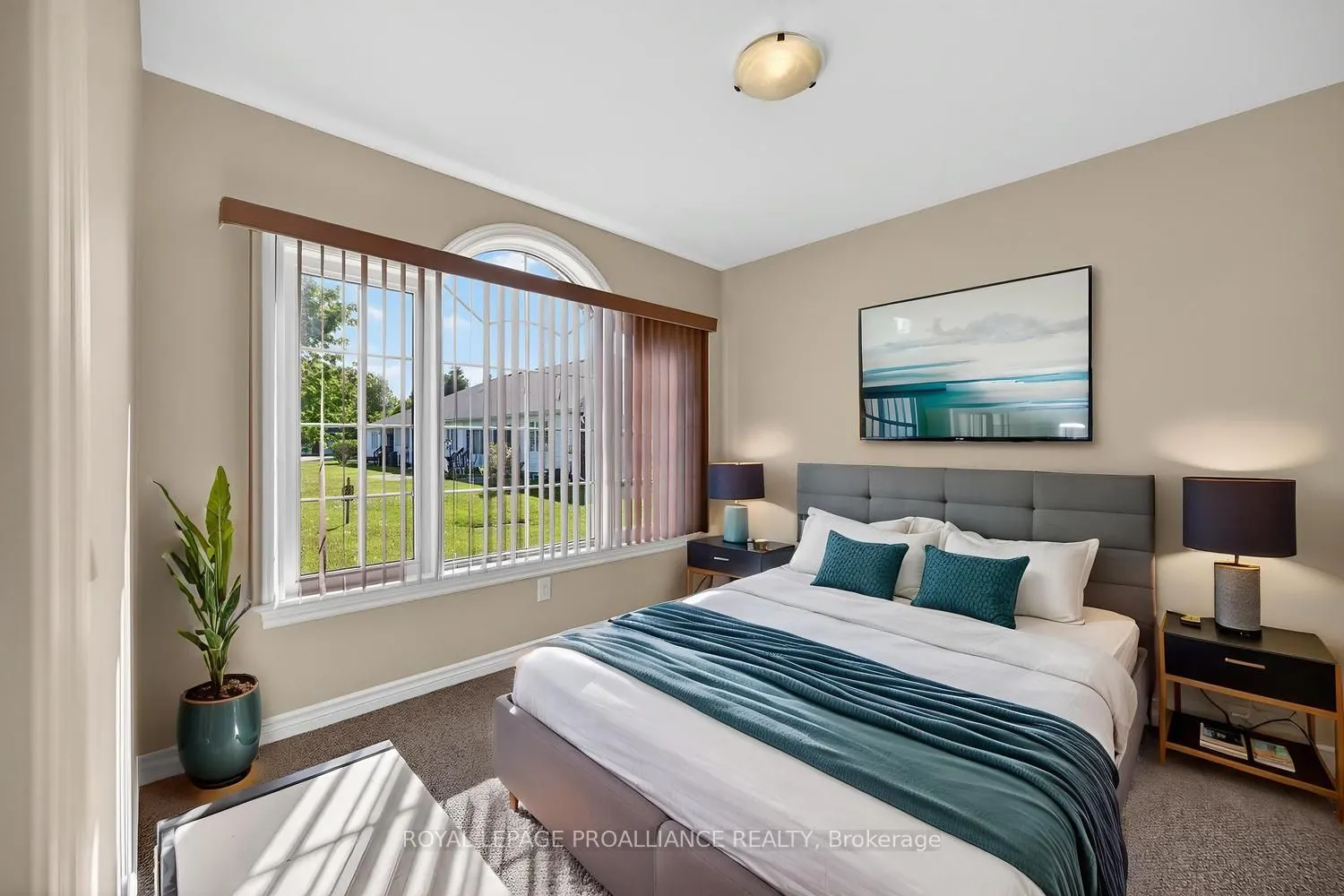 157 Steacy Gardens E