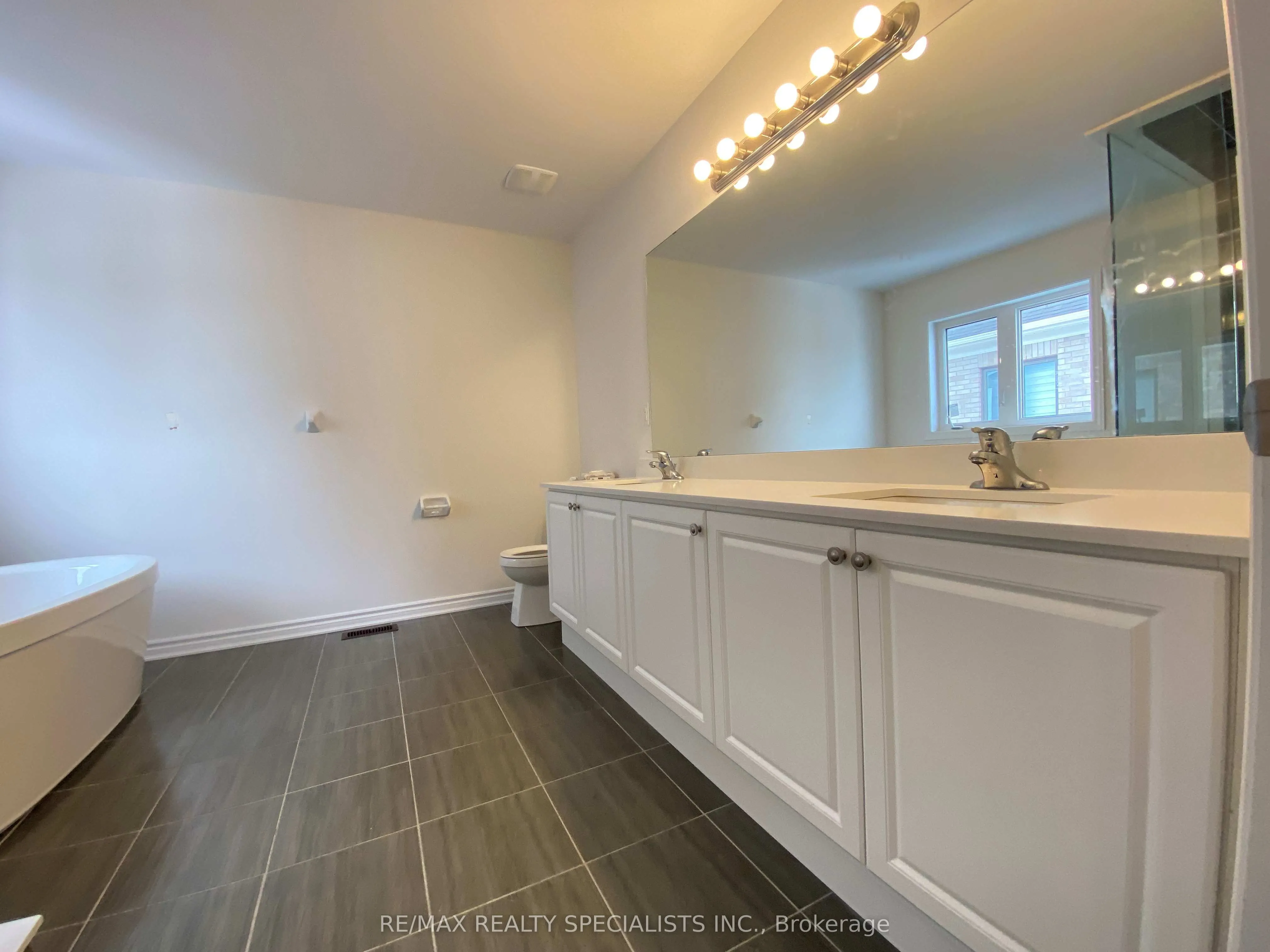 17 Oriole Crescent
