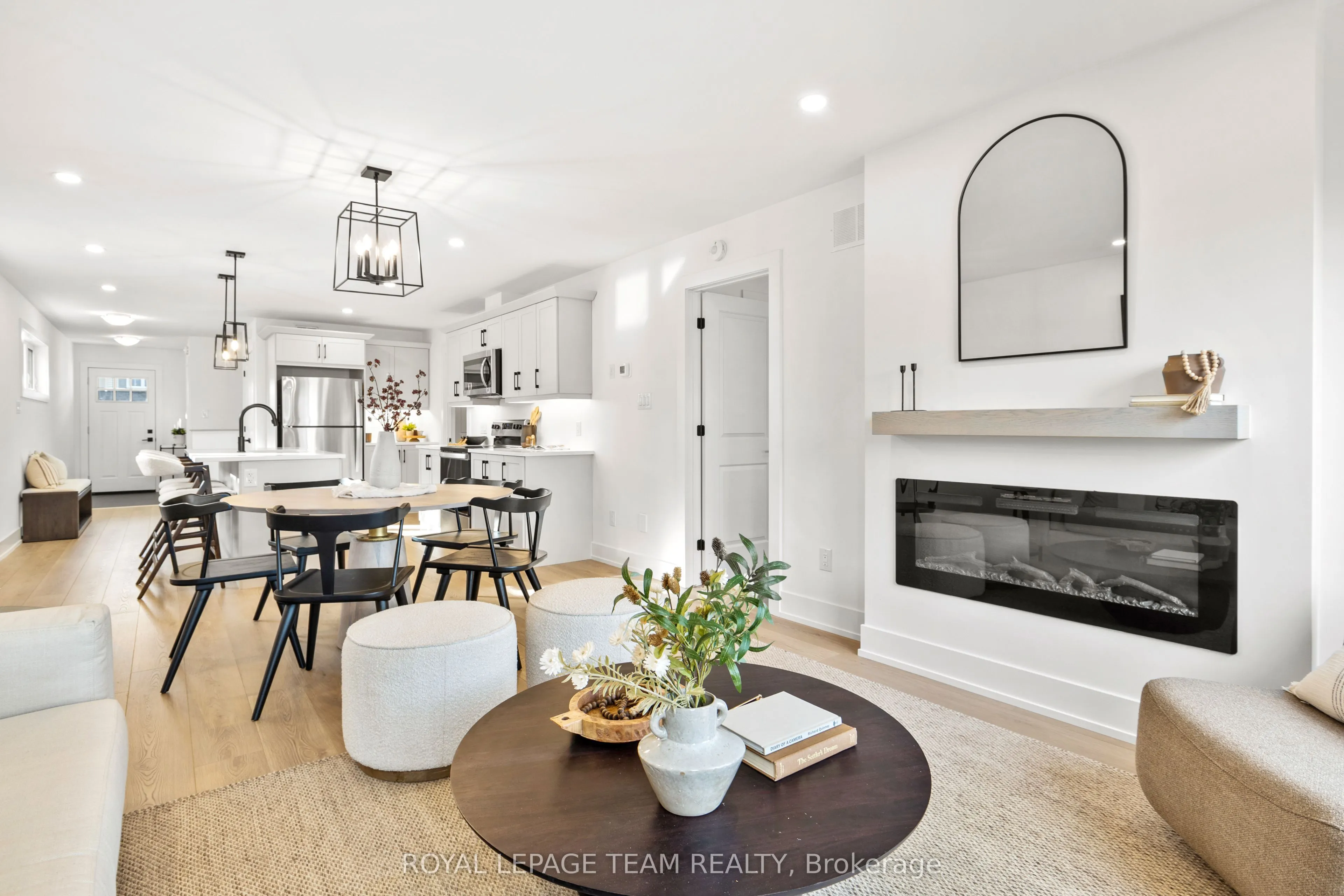52 Whitcomb Crescent