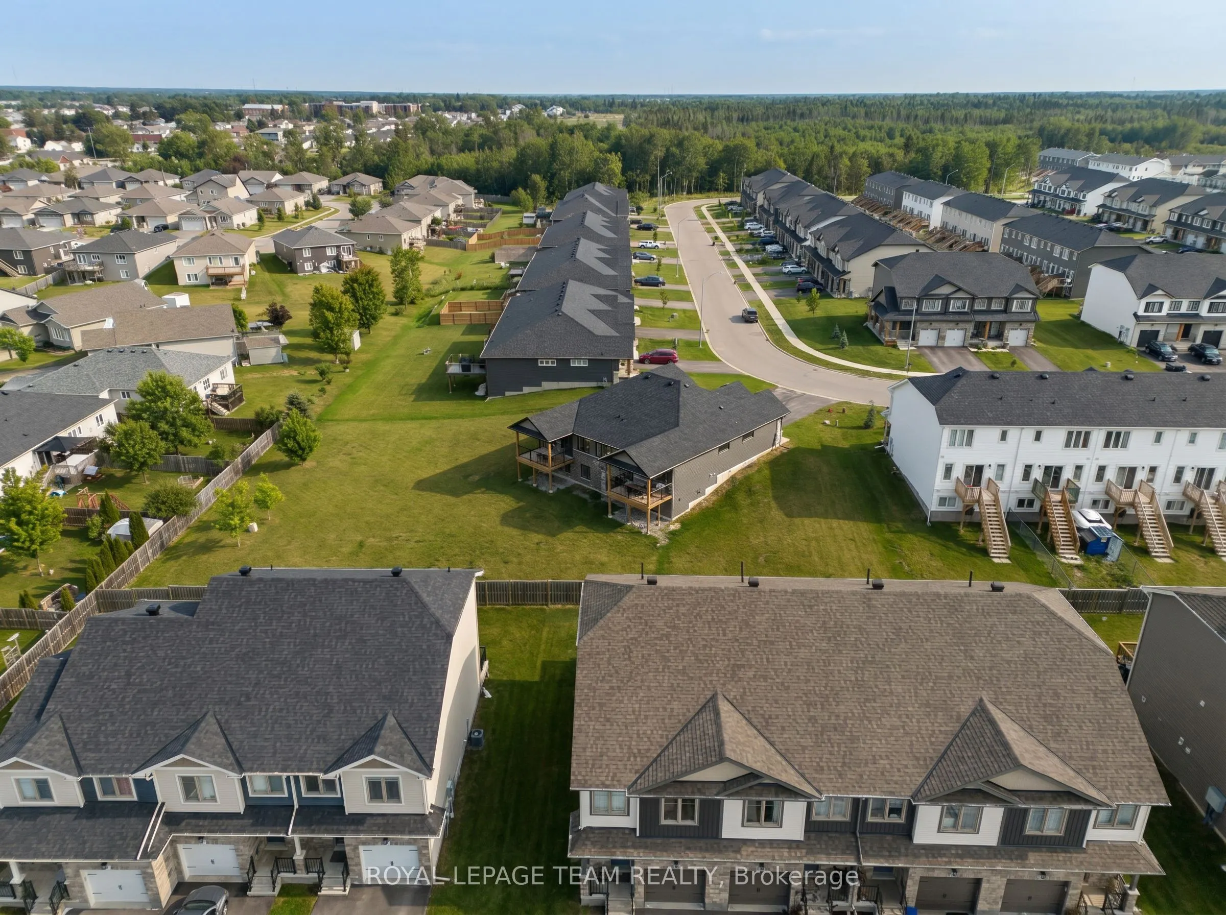 52 Whitcomb Crescent
