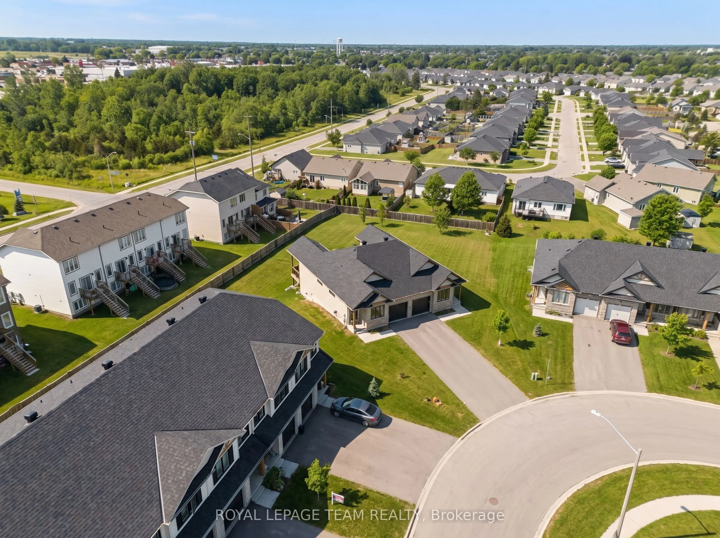 52 Whitcomb Crescent