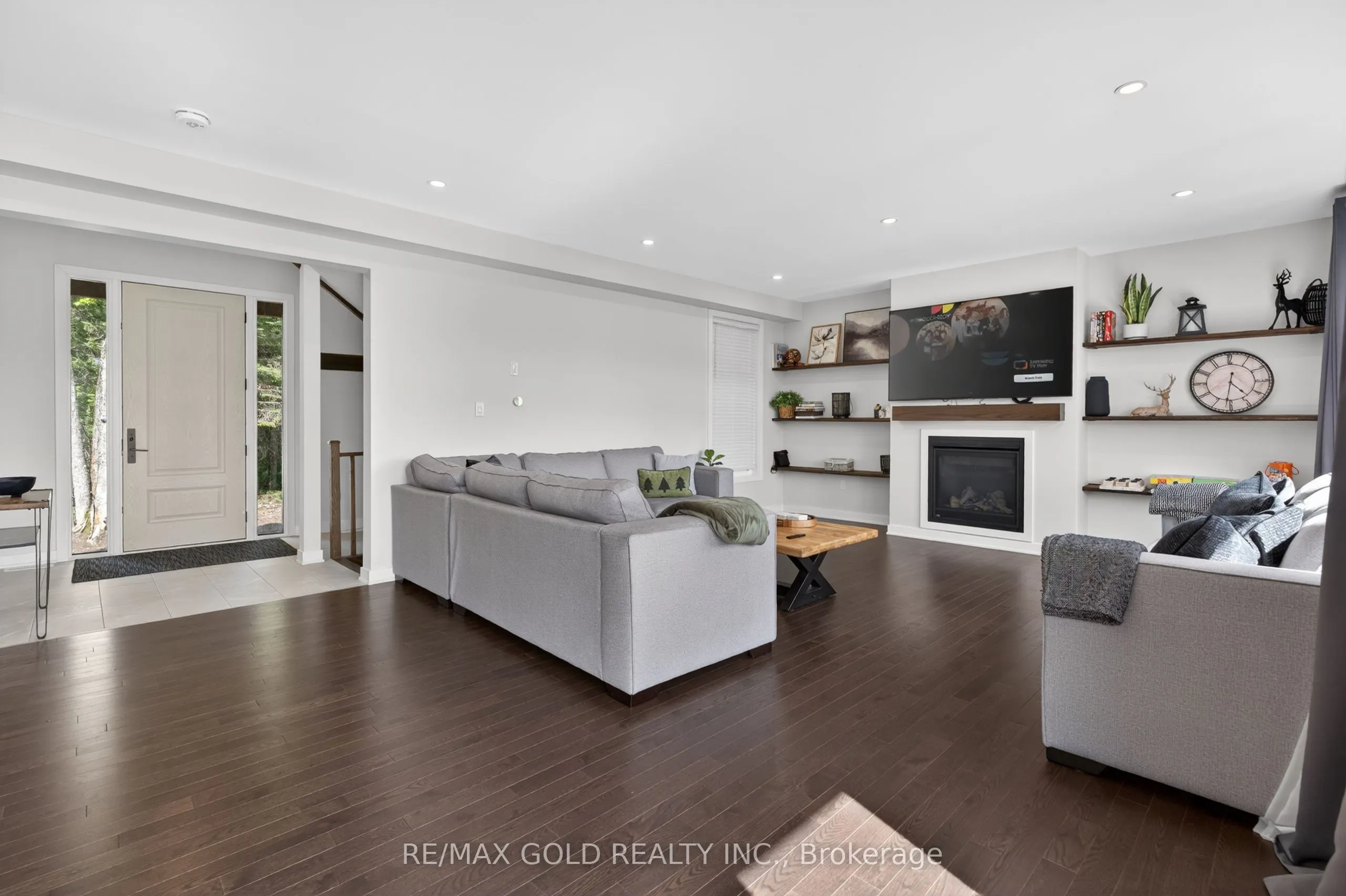 1011 Ridgeline Drive #3