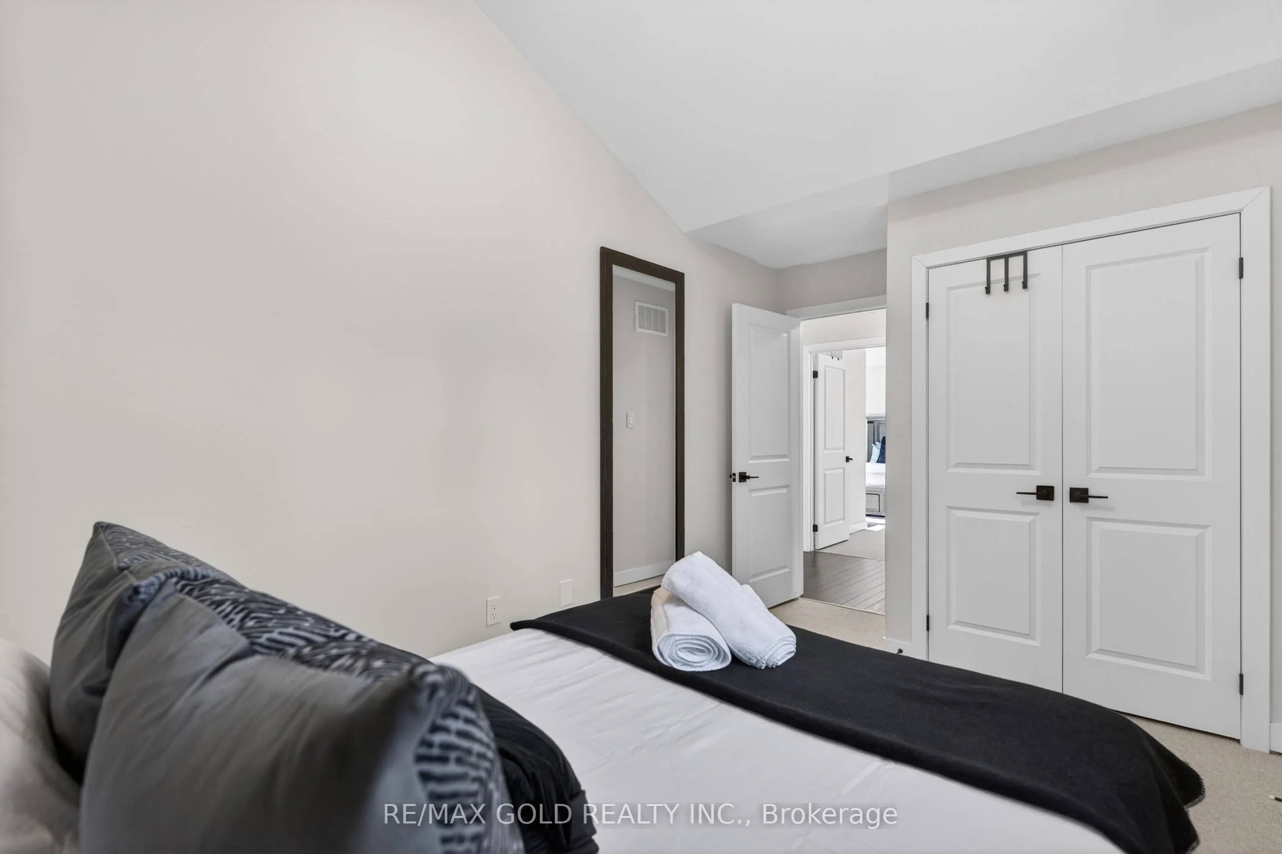 1011 Ridgeline Drive #3