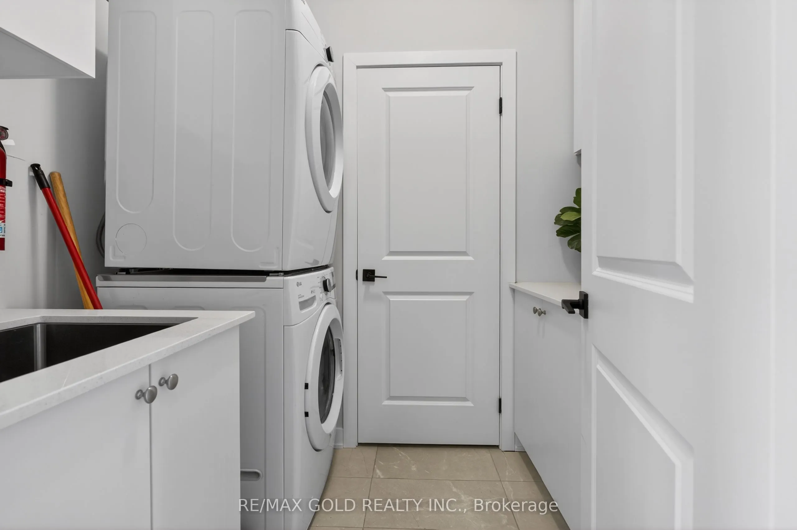 1011 Ridgeline Drive #3