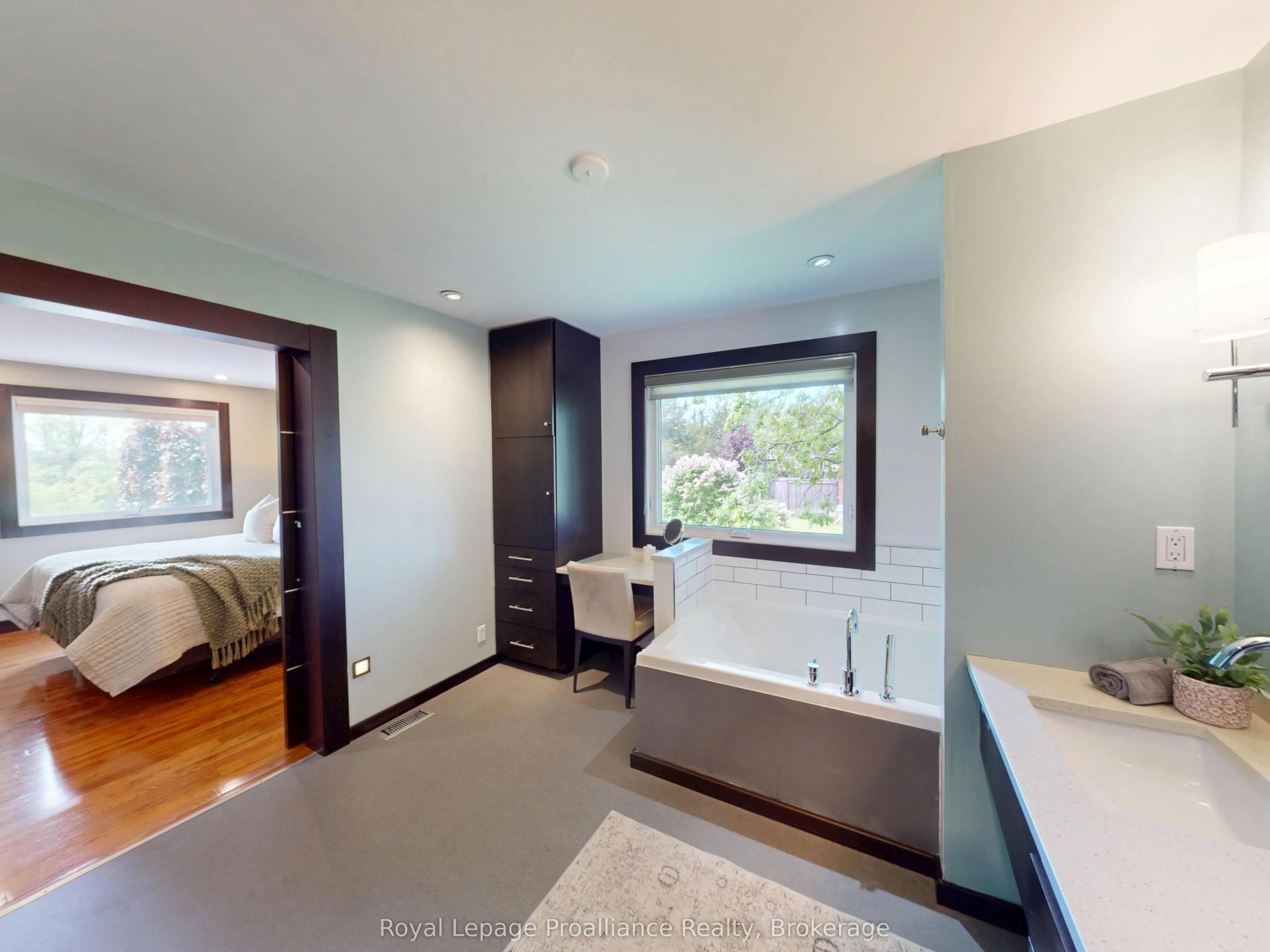 100 Bay Breeze Street