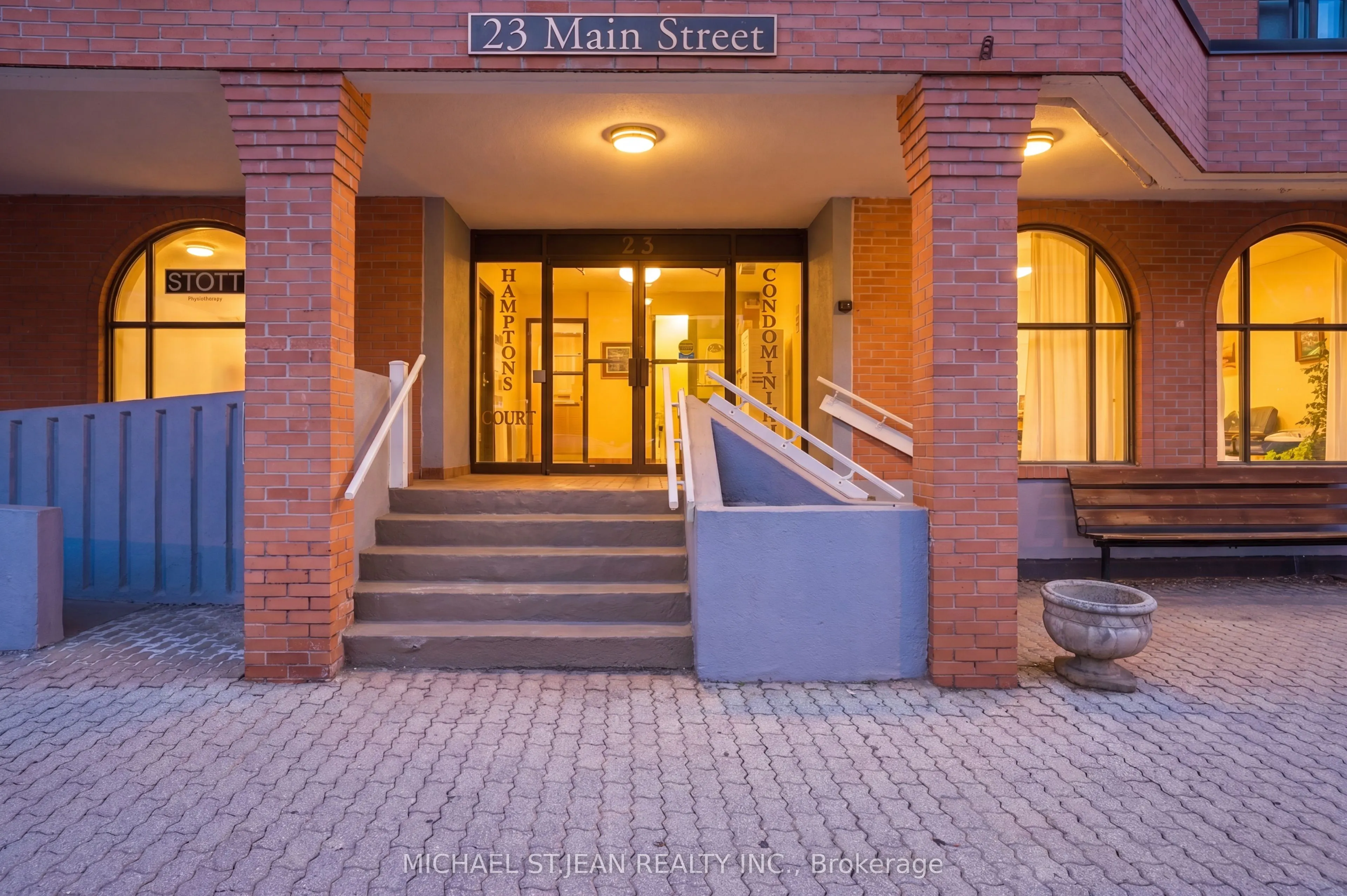 23 Main Street #404
