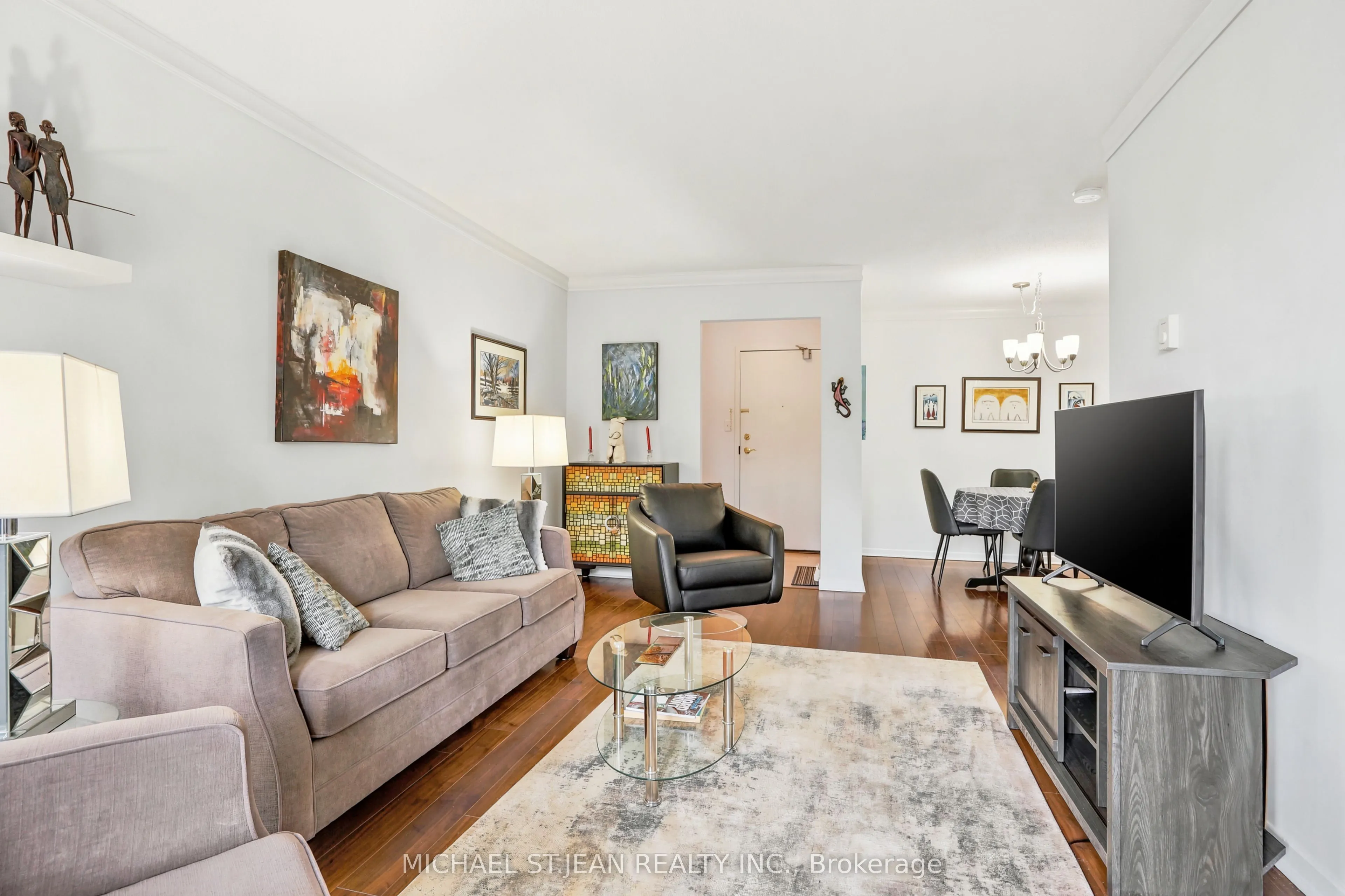 23 Main Street #404