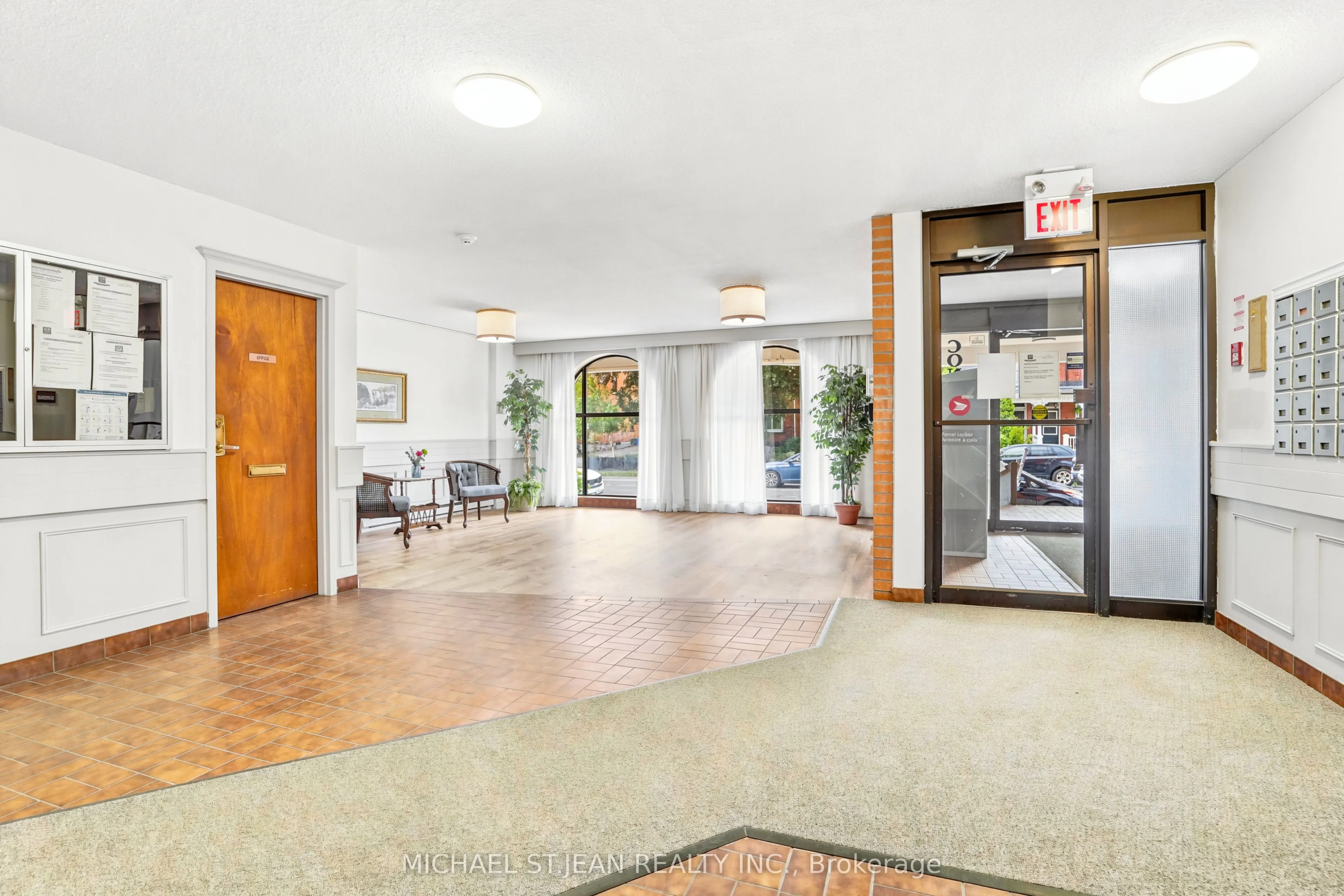 23 Main Street #404