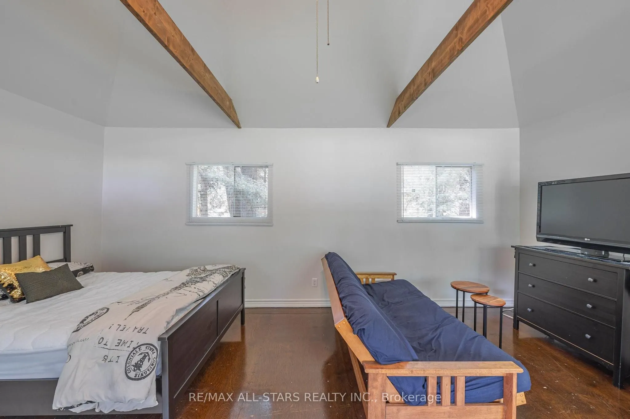 24 Relax Avenue