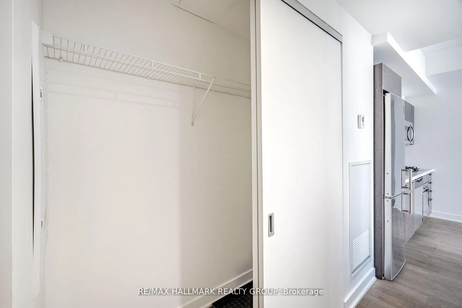 203 Catherine Street W #710
