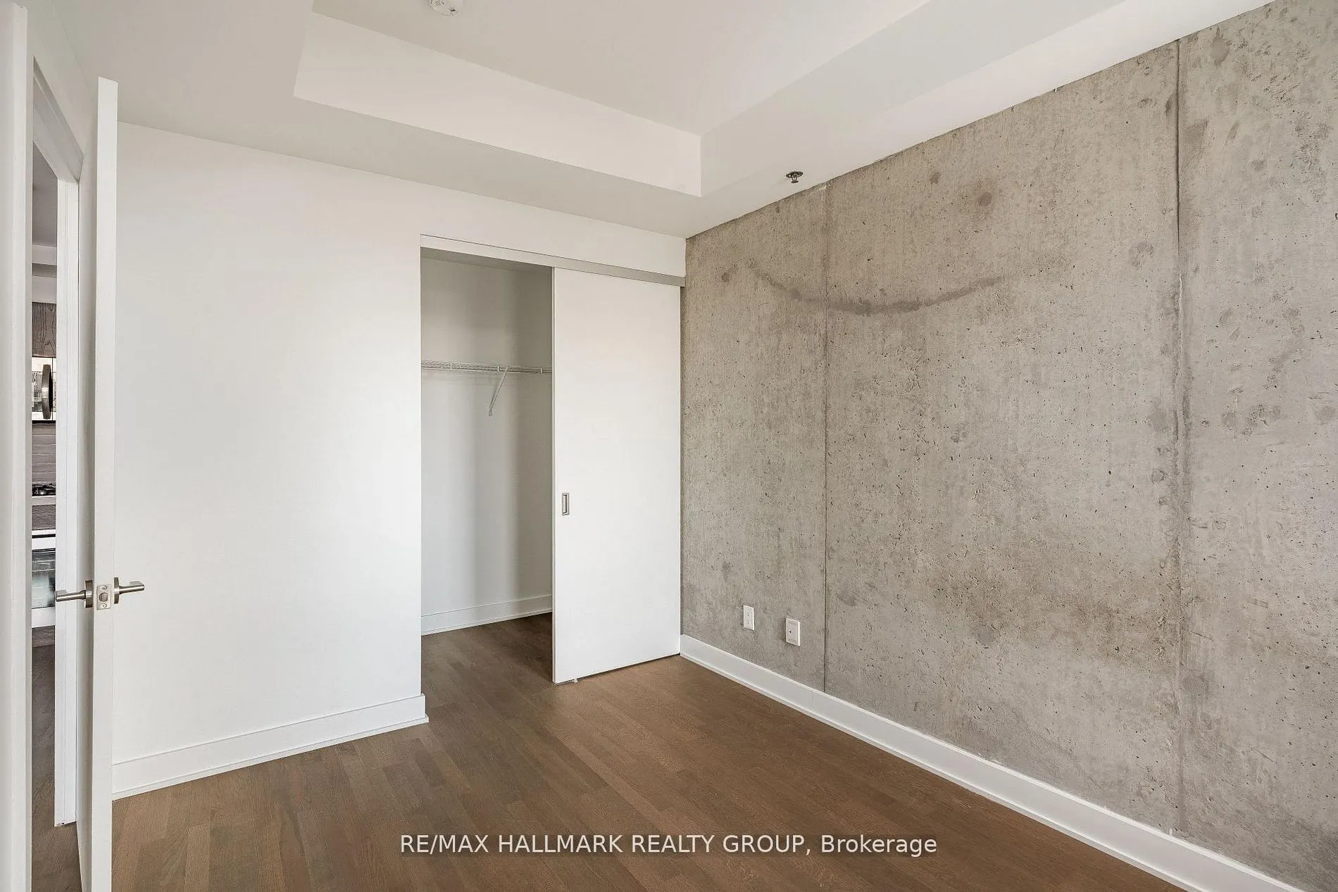 203 Catherine Street W #710