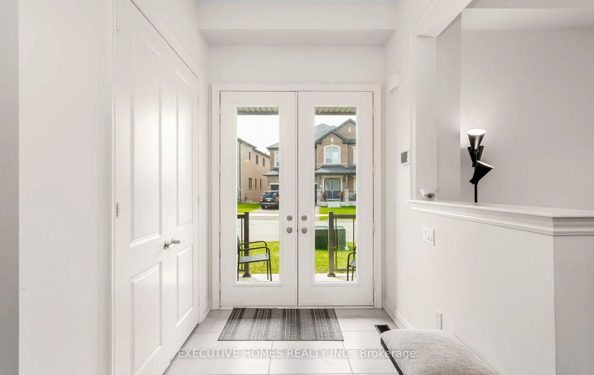 77 Pond View Gate