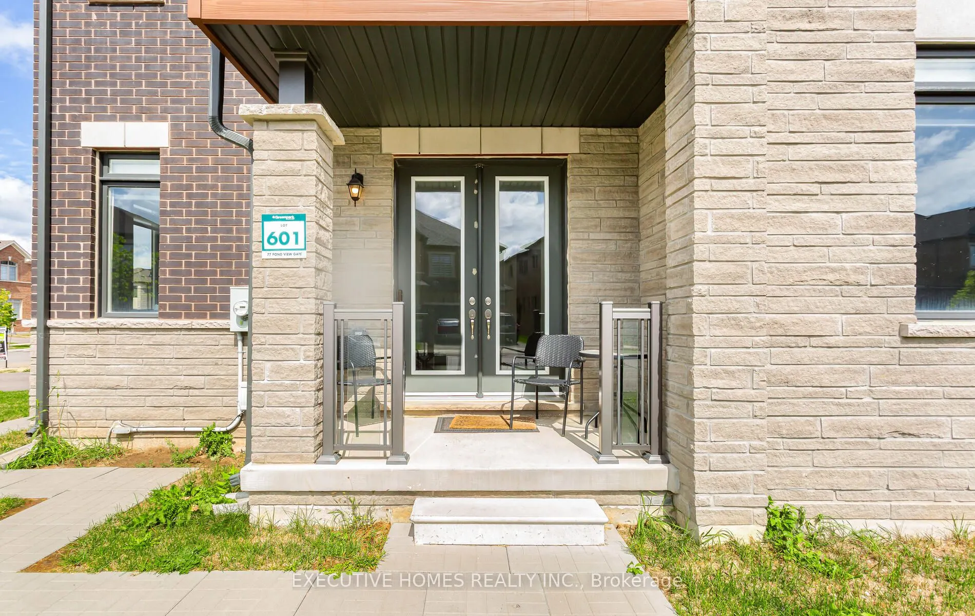 77 Pond View Gate