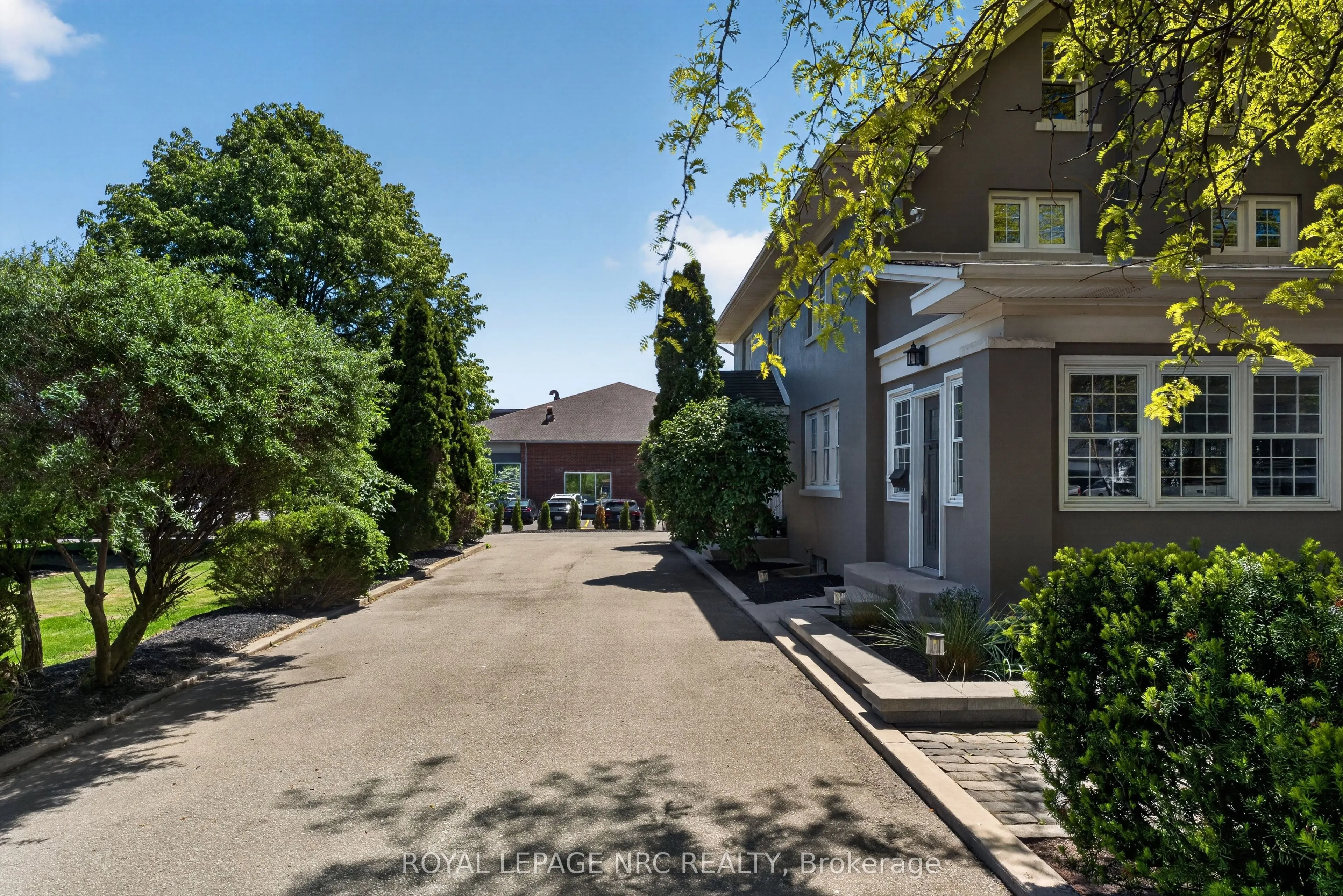 260 Main Street E