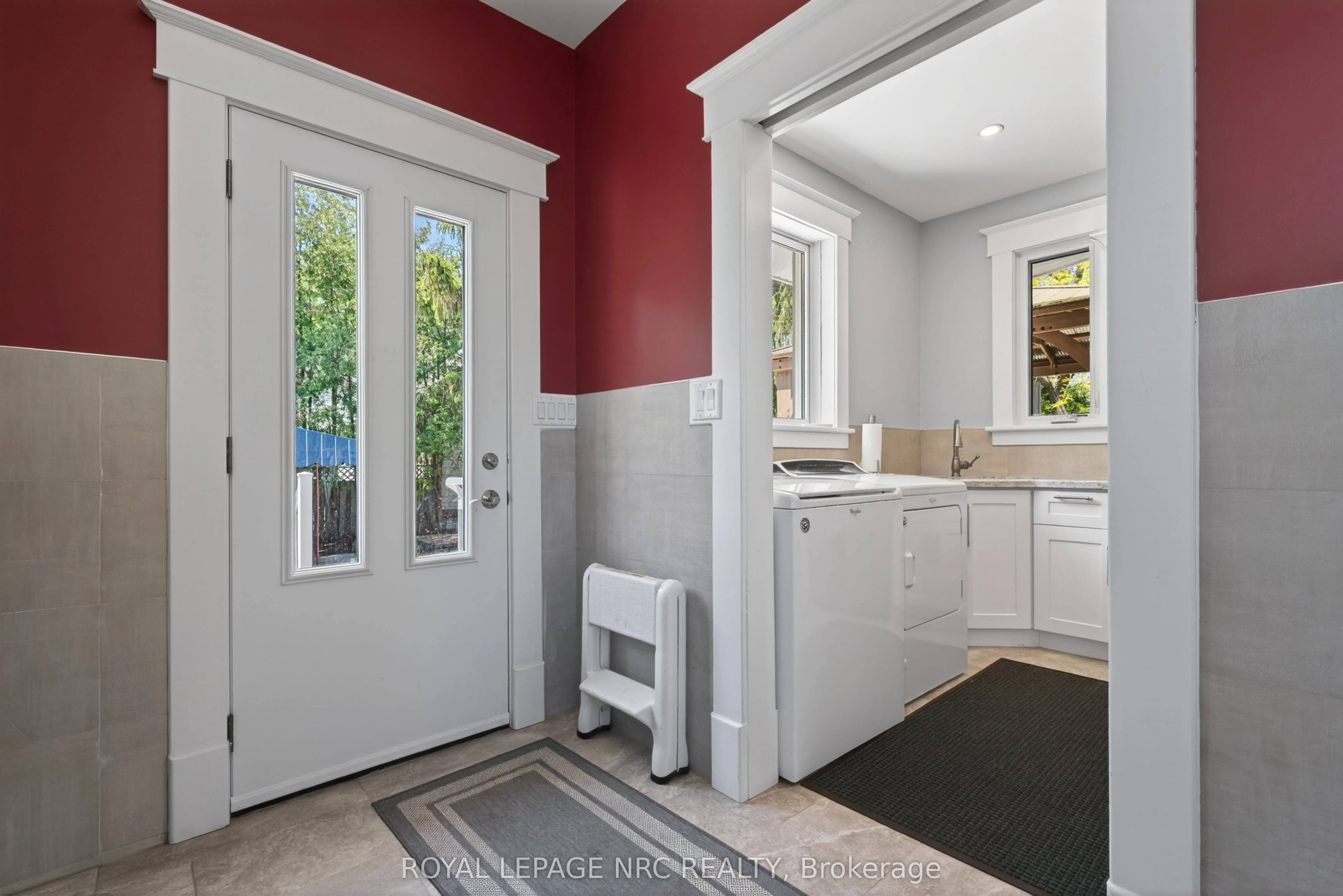 260 Main Street E