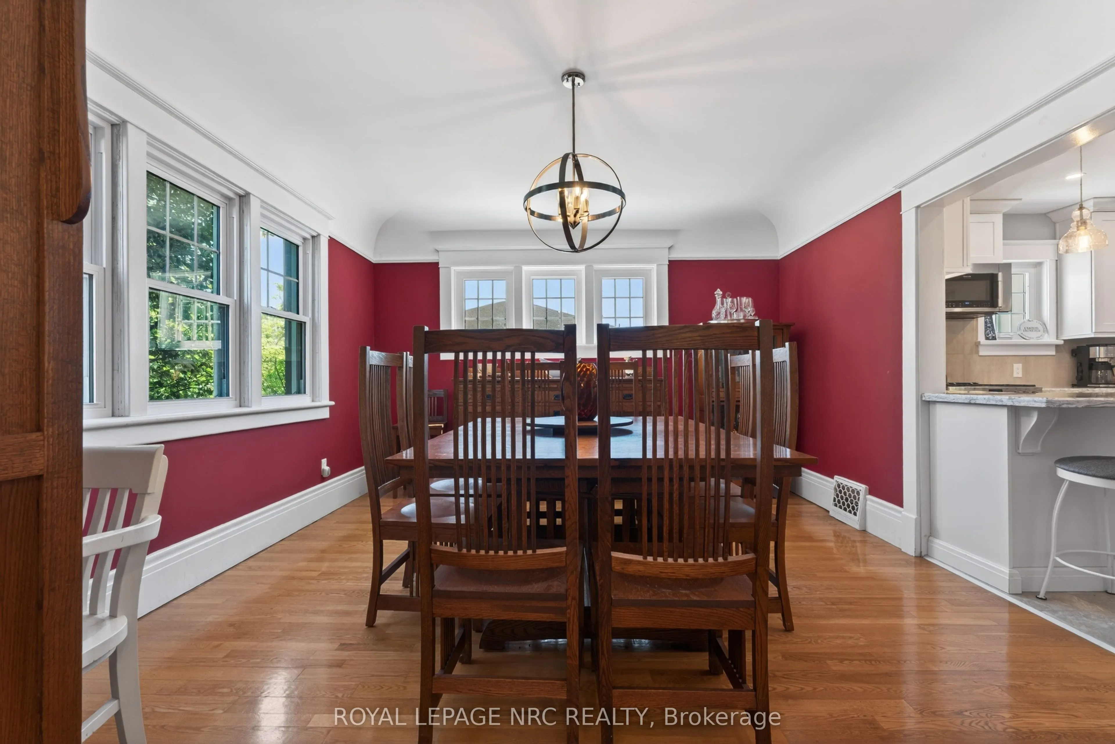 260 Main Street E