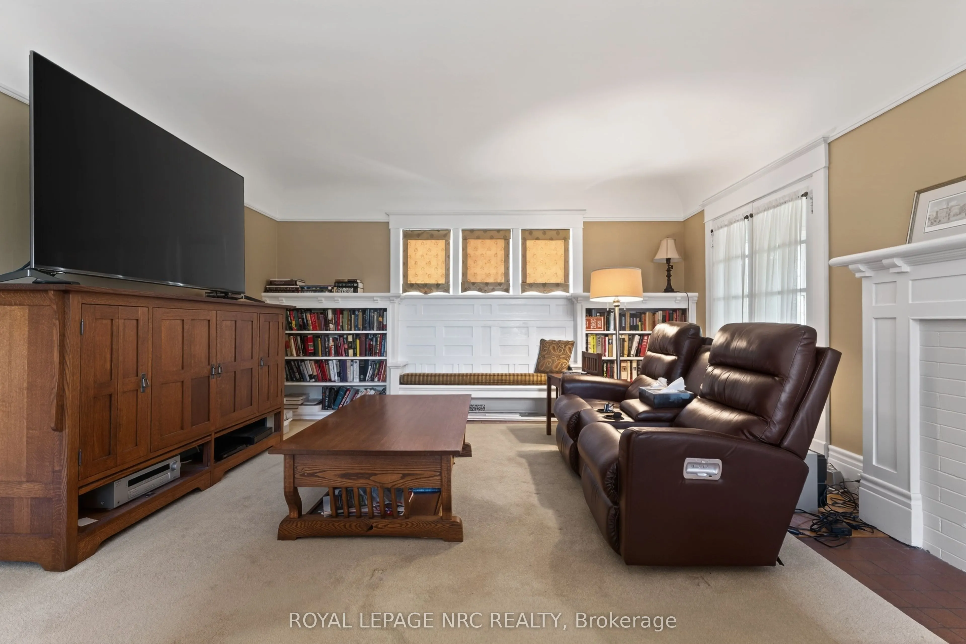 260 Main Street E