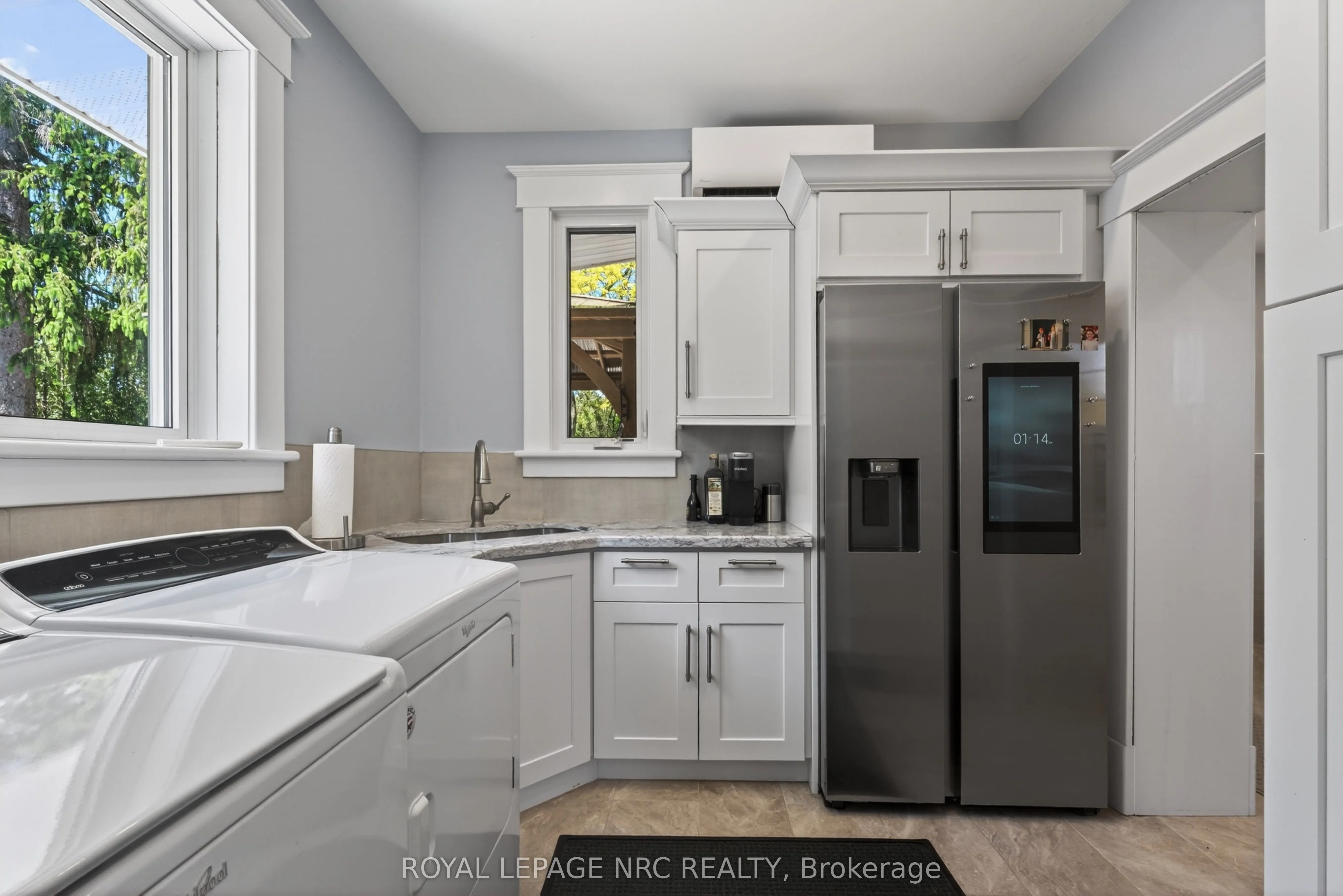 260 Main Street E