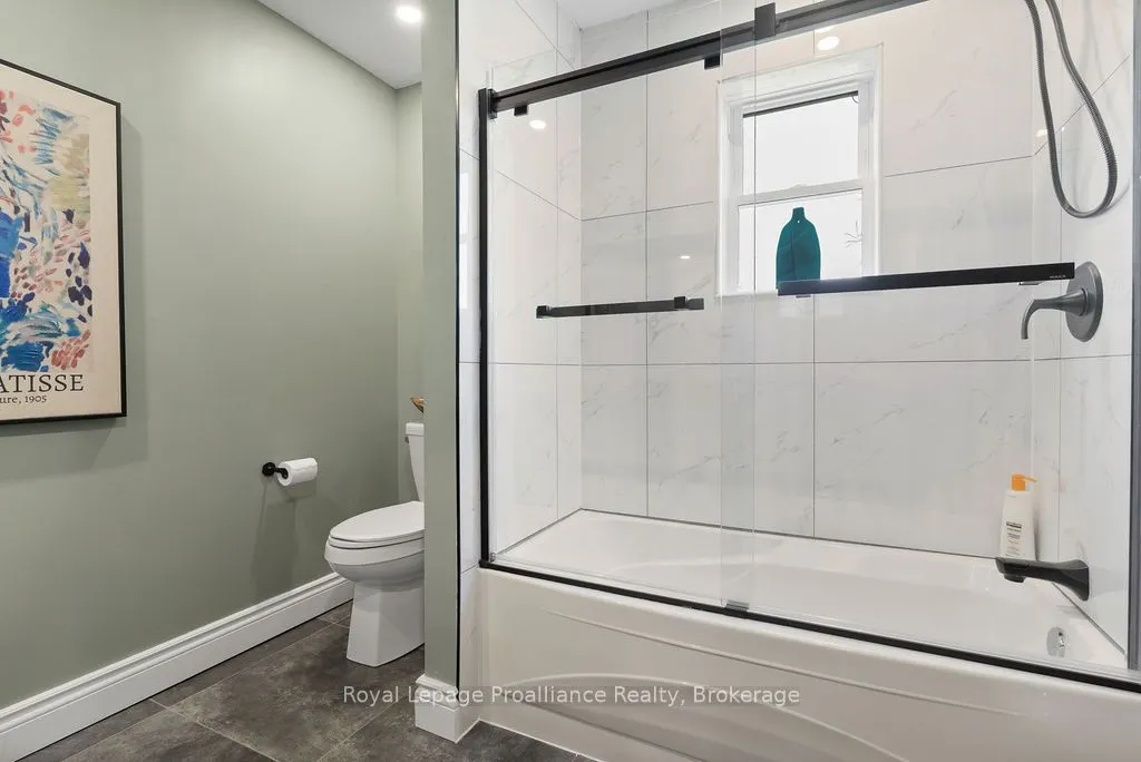 288 Edward Street W