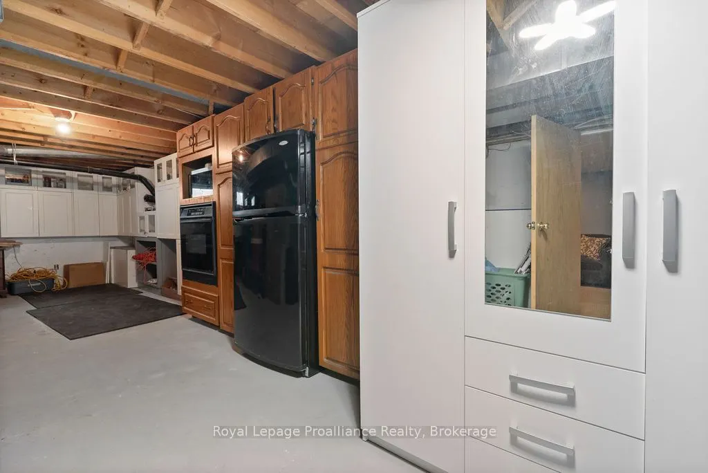 288 Edward Street W