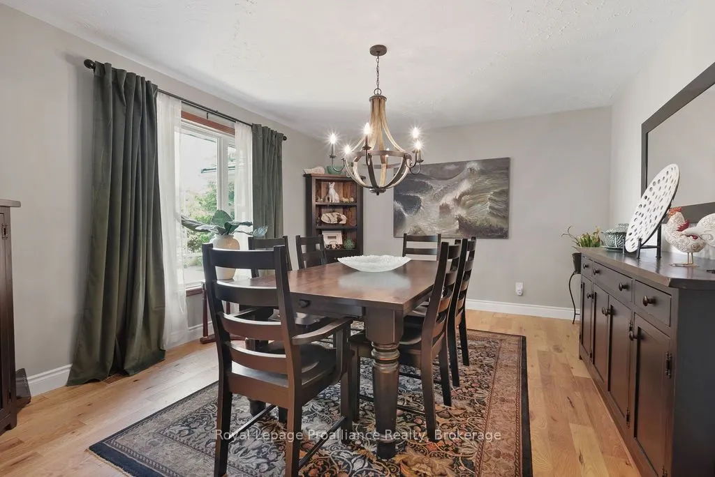 288 Edward Street W
