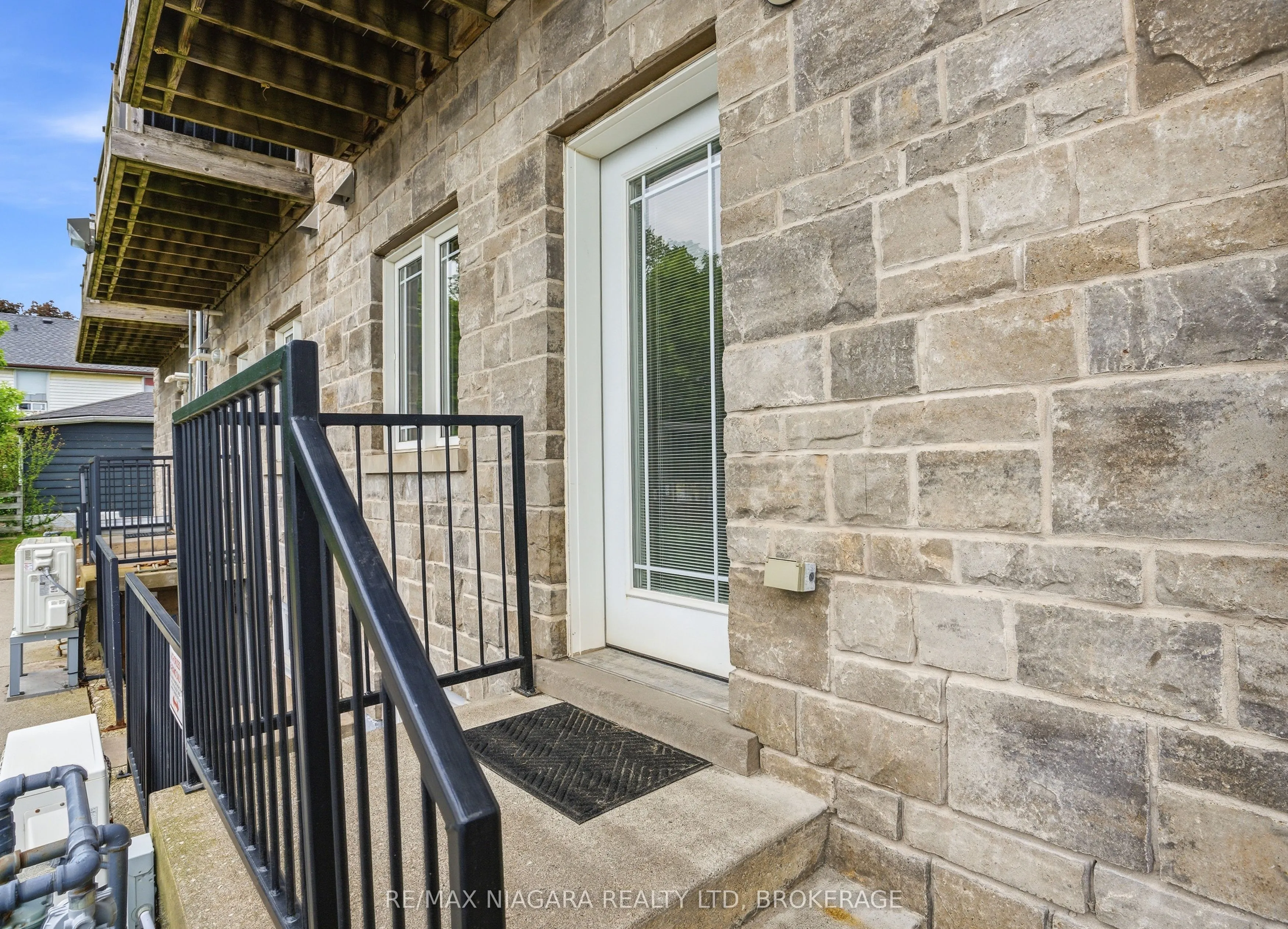 6045 Dunn Street #104