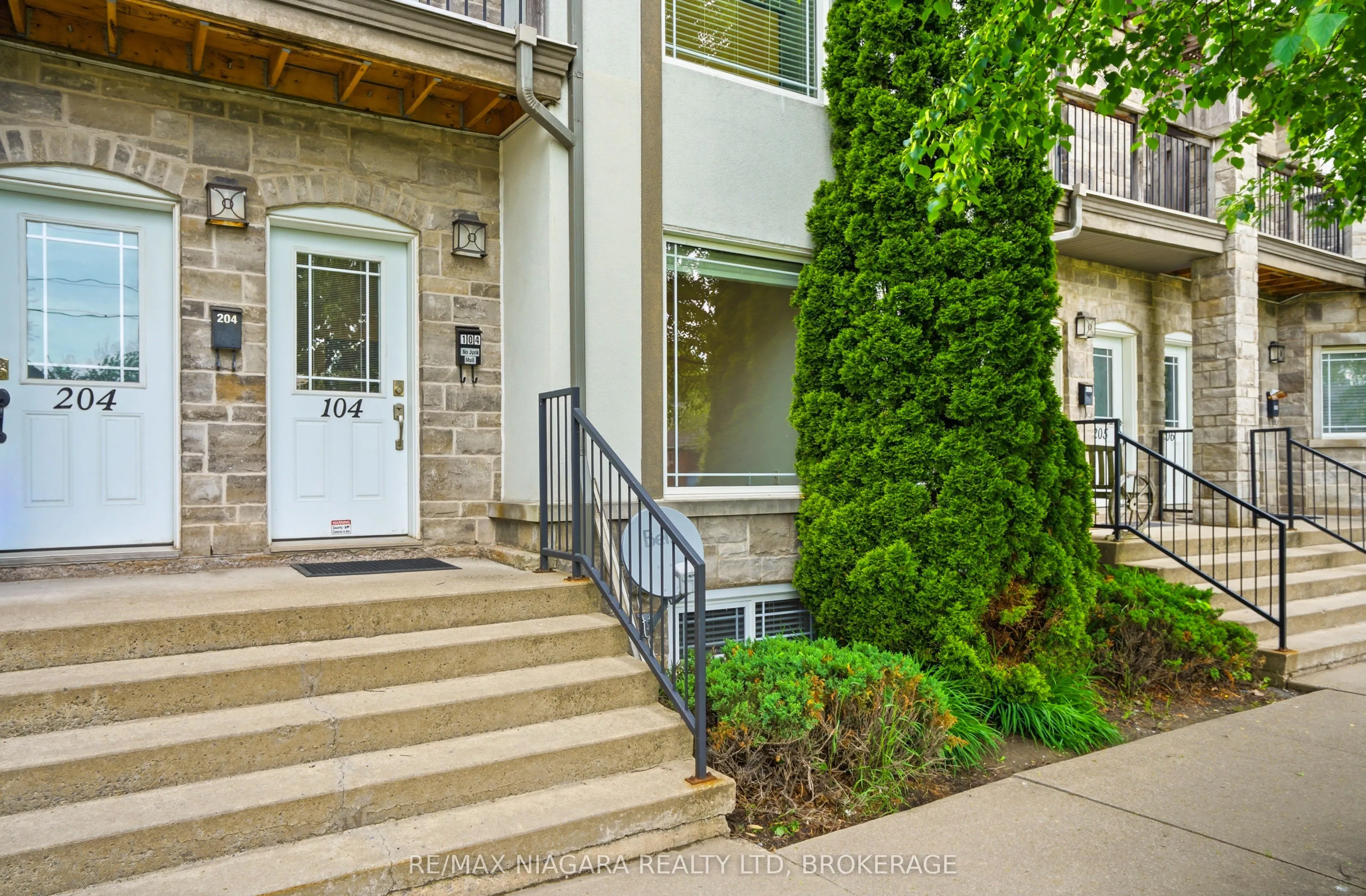 6045 Dunn Street #104