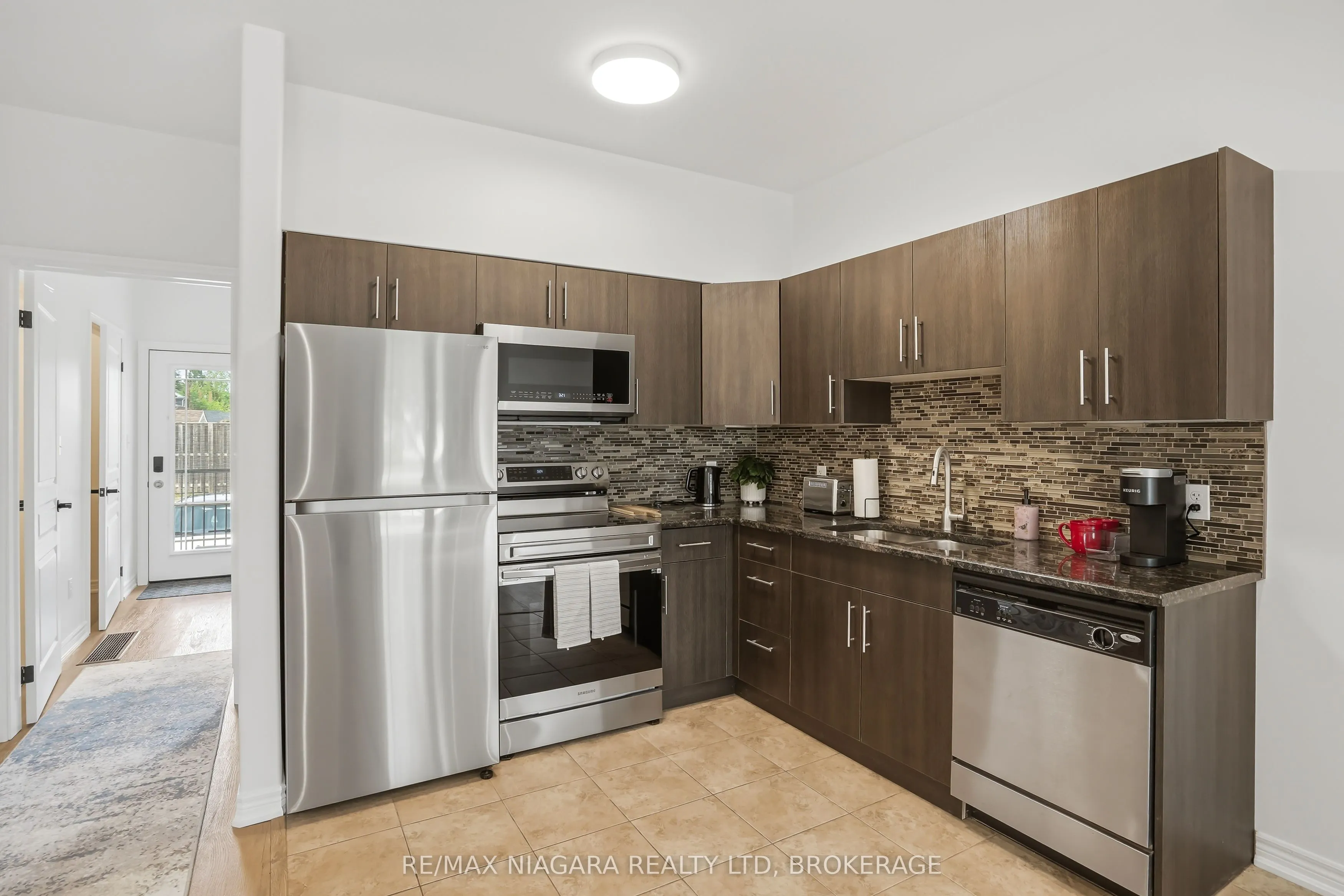 6045 Dunn Street #104